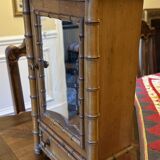 Armoire de poupée ancienne