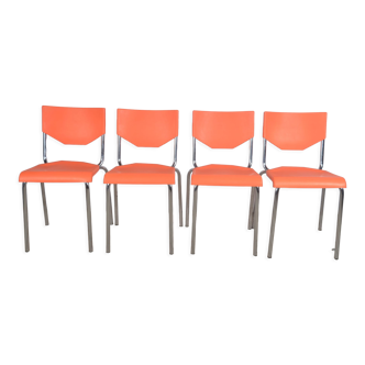 Chaises oranges vintage