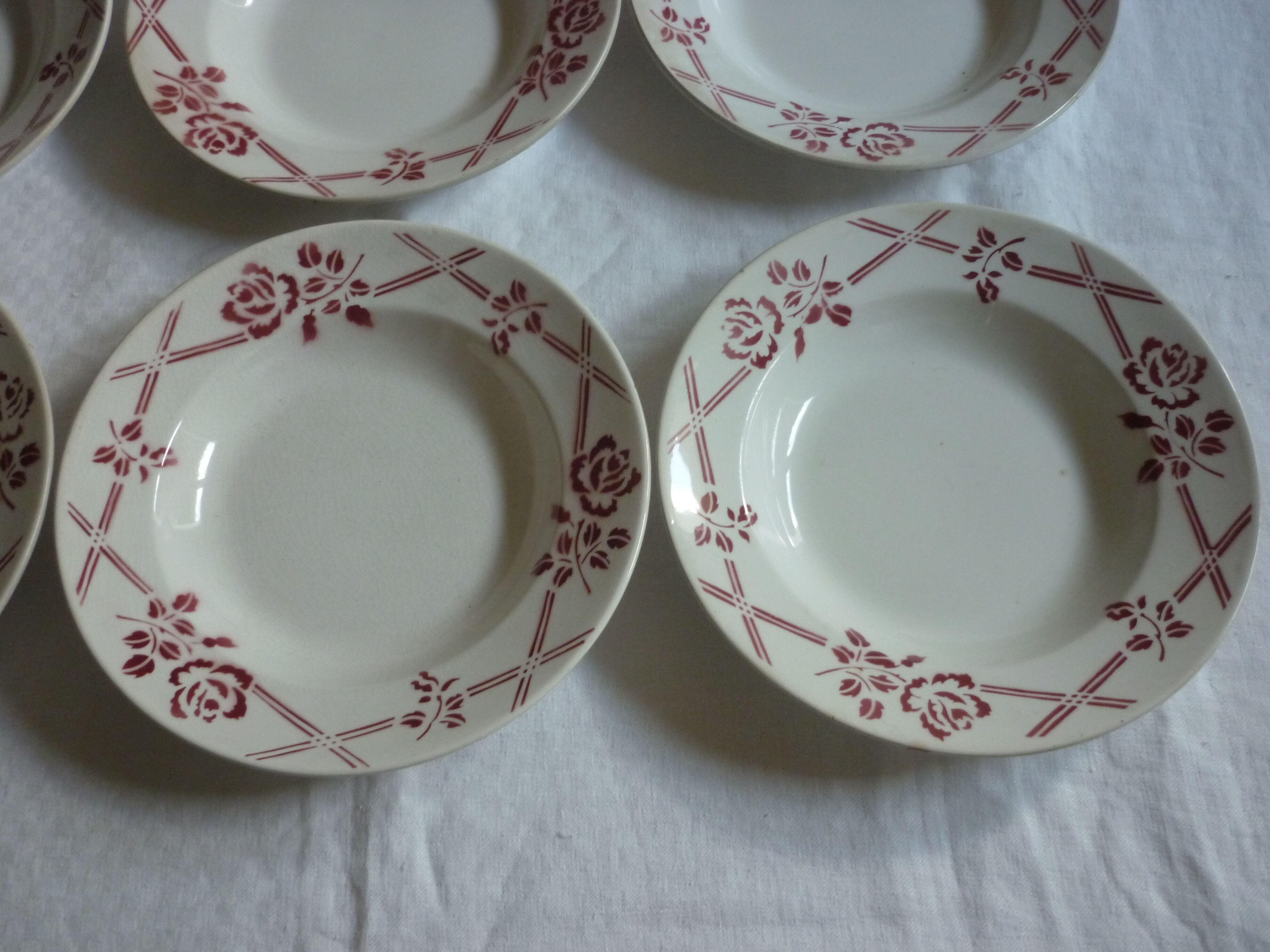 6 plates hollow earthenware vintage wolves mill