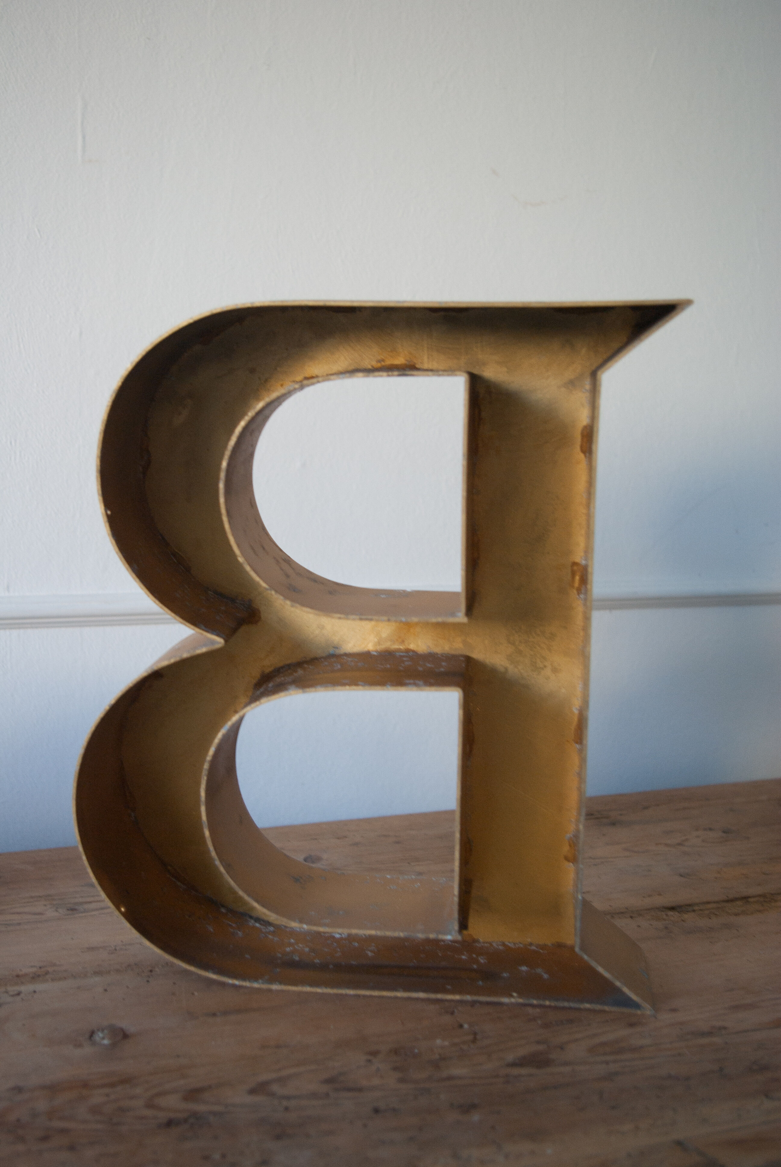 Old sign letter B