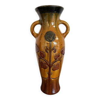 Art Nouveau vase in Flemish pottery