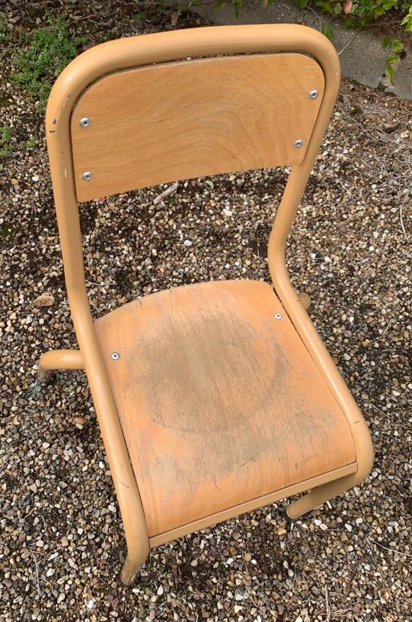 Chaise d'écolier