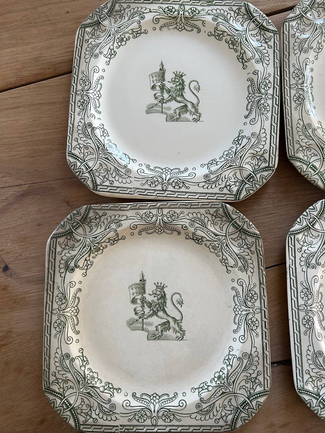 Lot de 8 assiettes terre de fer Saint Amand Fontana