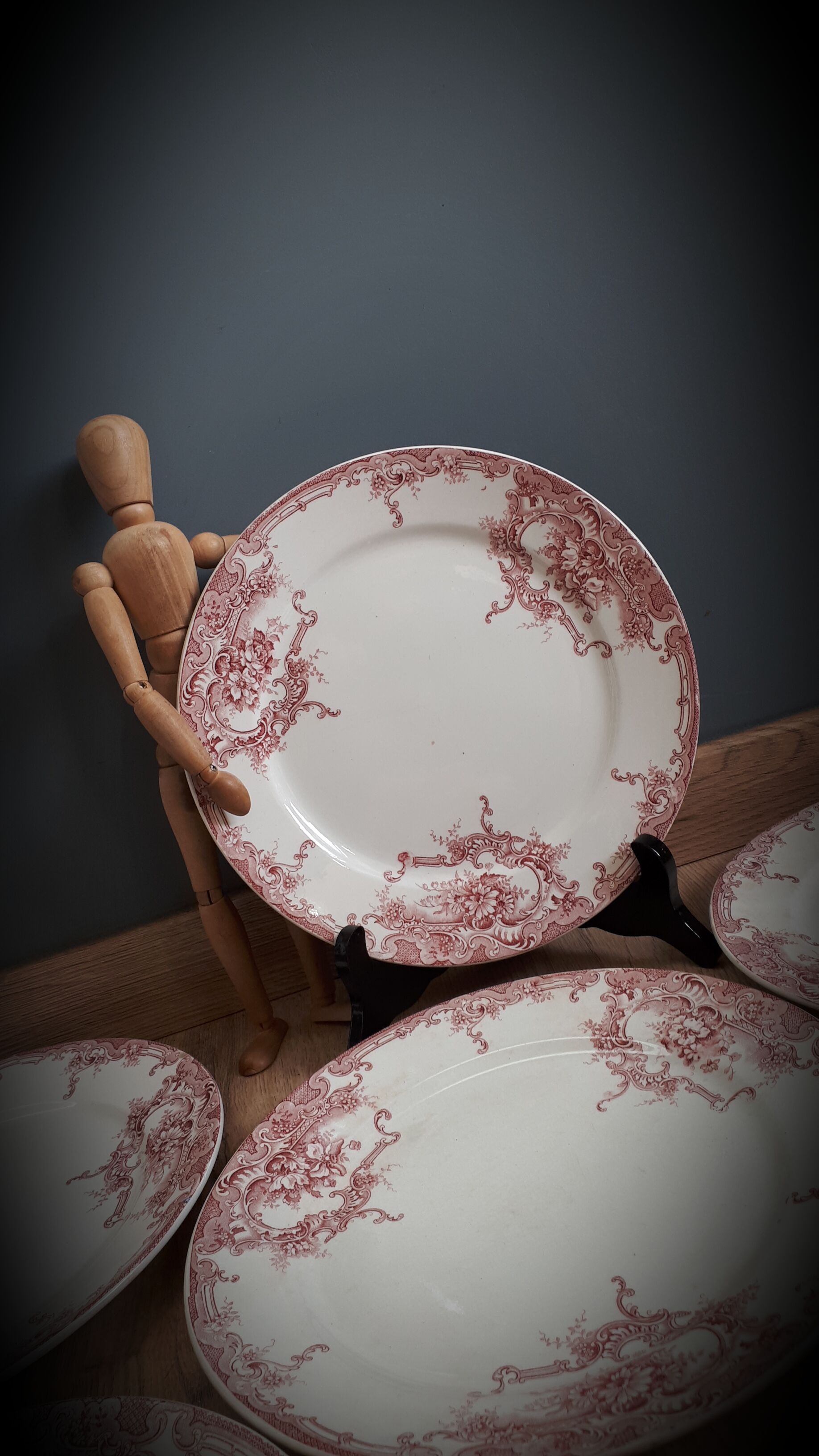 Set of 6 flat plates Red Dolphin 1920