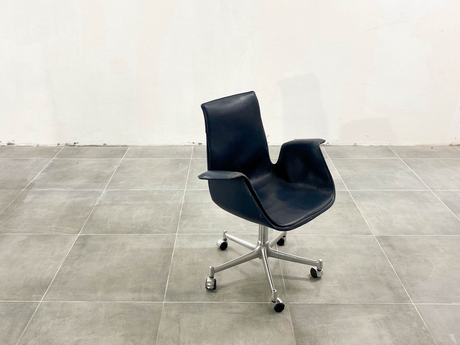 Chaise de bureau Fk 6727 Tulip attribuée à Fabricius & Kastholm pour Kill International, années 1960.