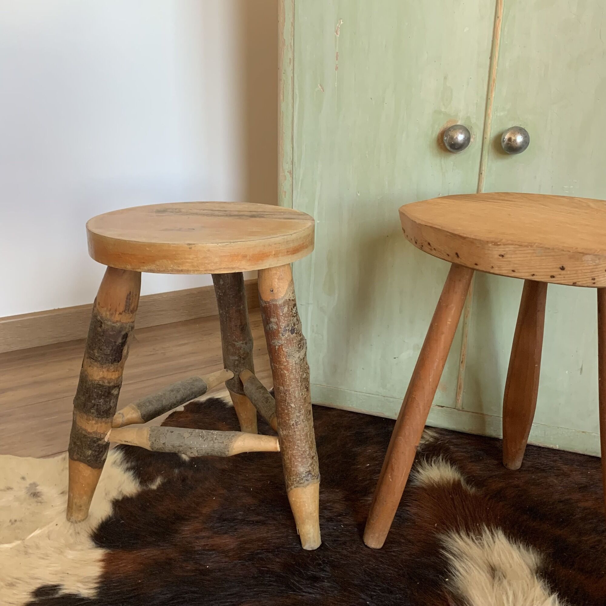 Round stool with pencil legs
