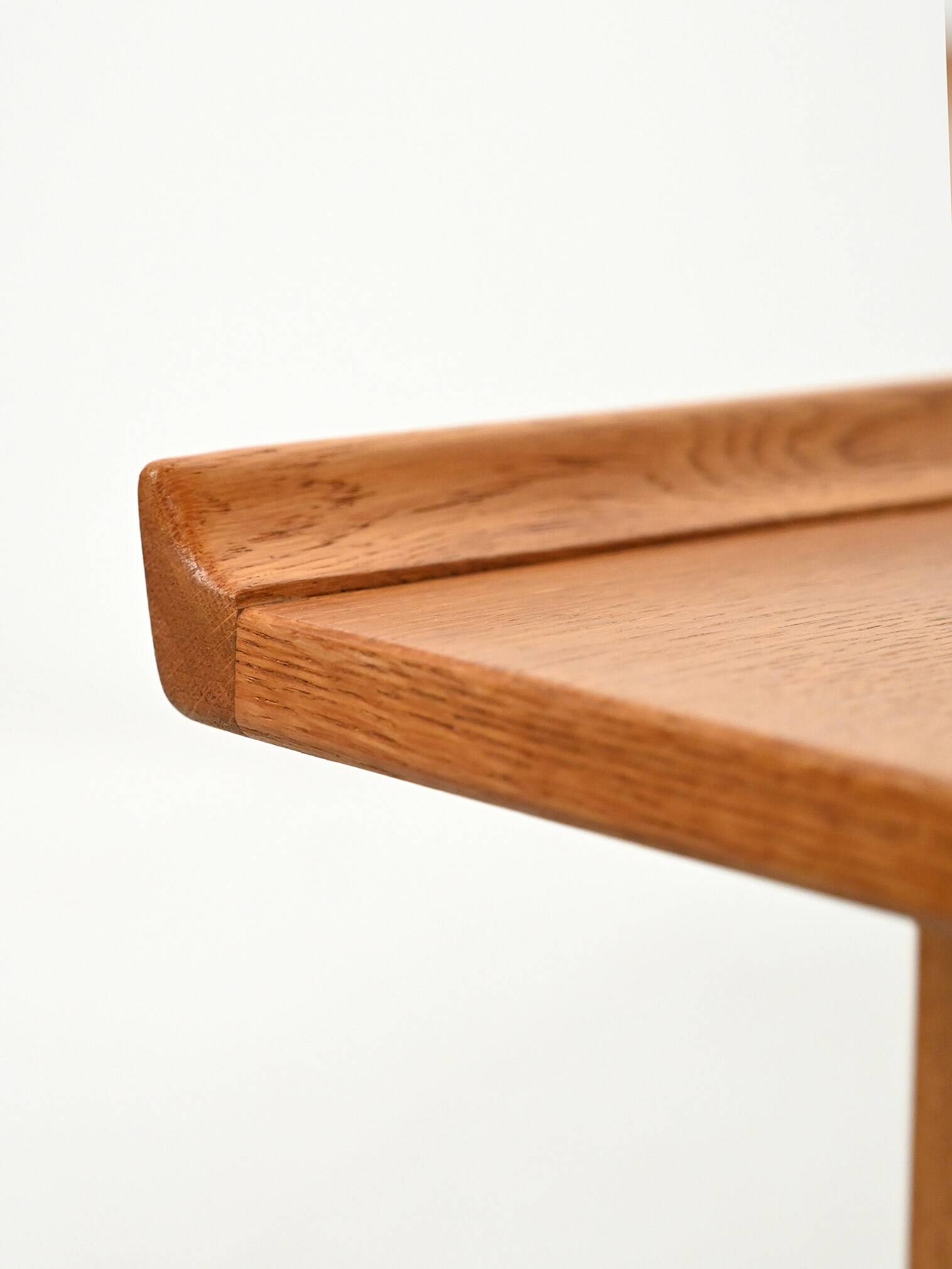 Oak bench model “Novett”