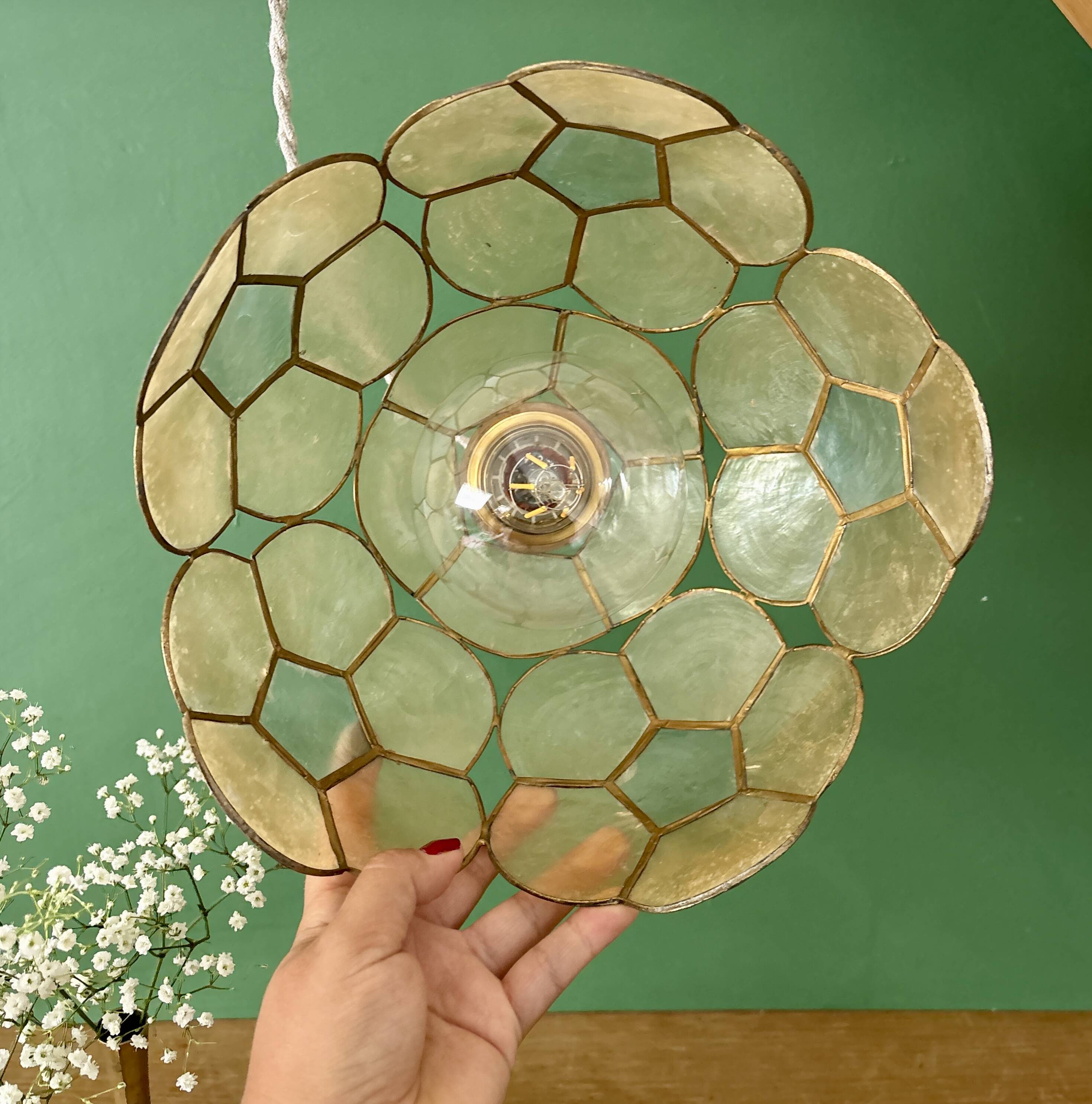 Suspension antique lampshade in beige and blue mother-of-pearl