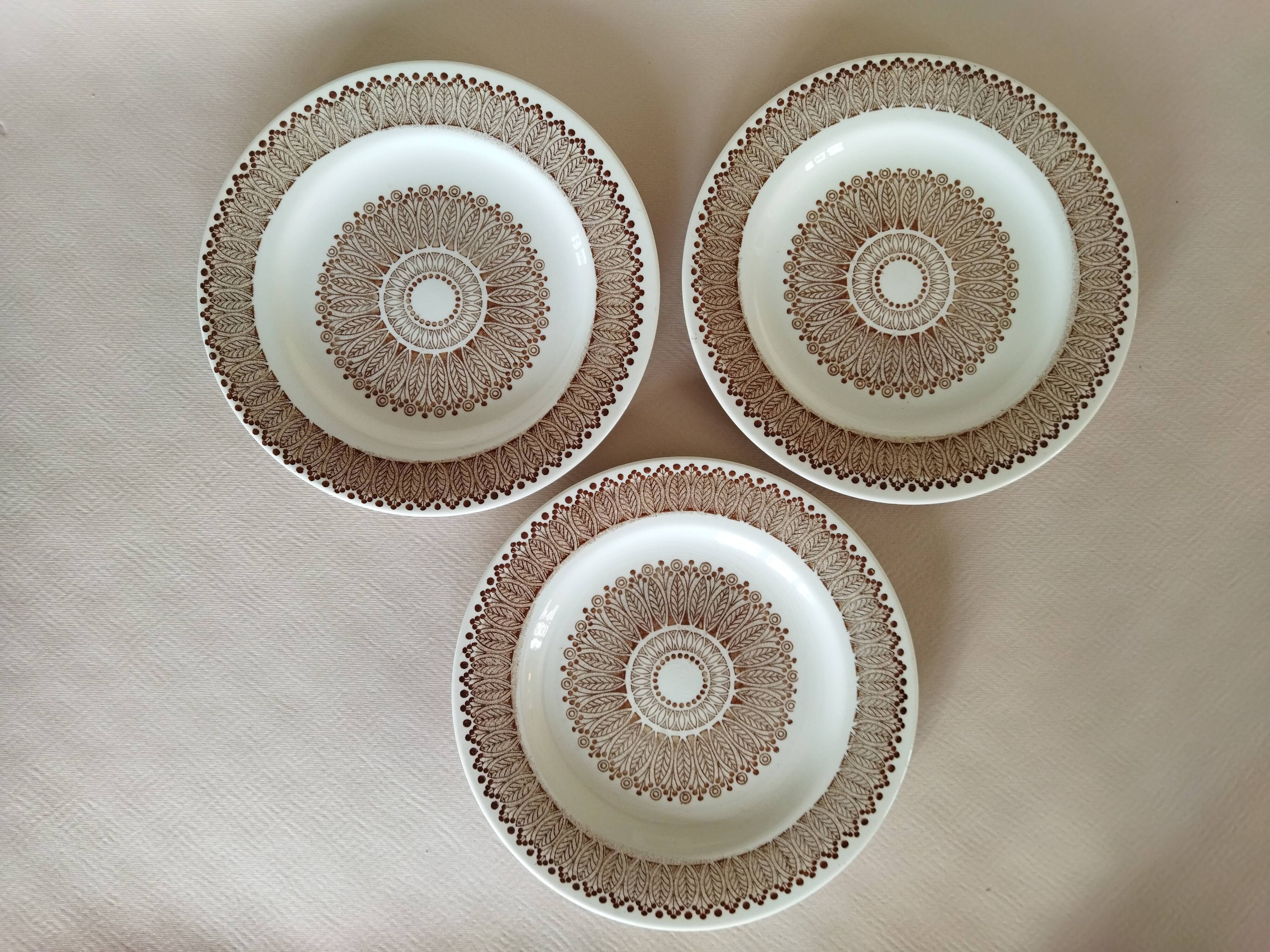 3 vintage flat plates Boch La Louvière
