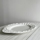 Plat de présentation en faïence blanche
