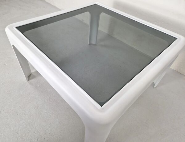 Table basse Peter Ghyczy pour la collection Horn, années 1960.