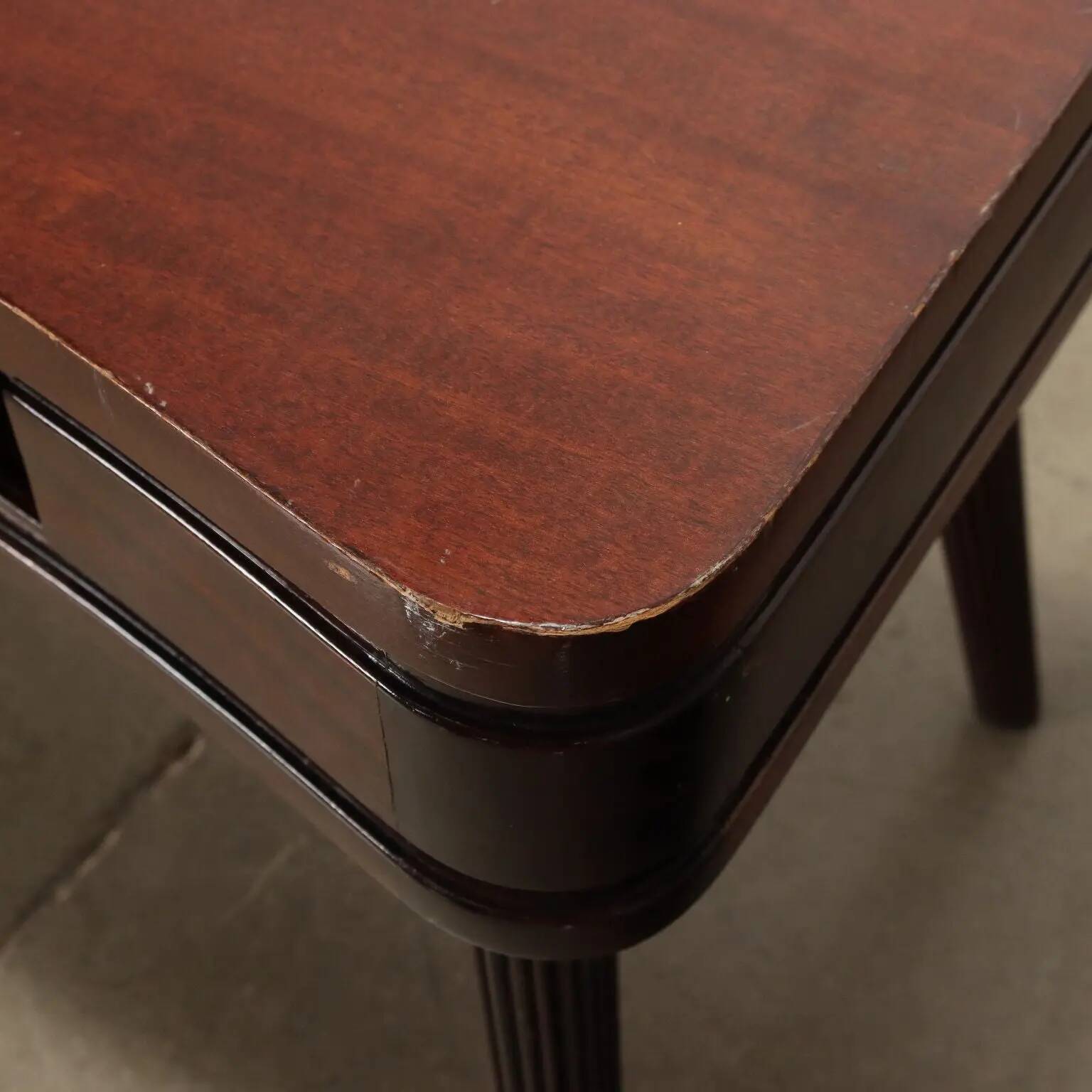 Table basse vintage des années 50-60 en placage d’acajou et hêtre peint