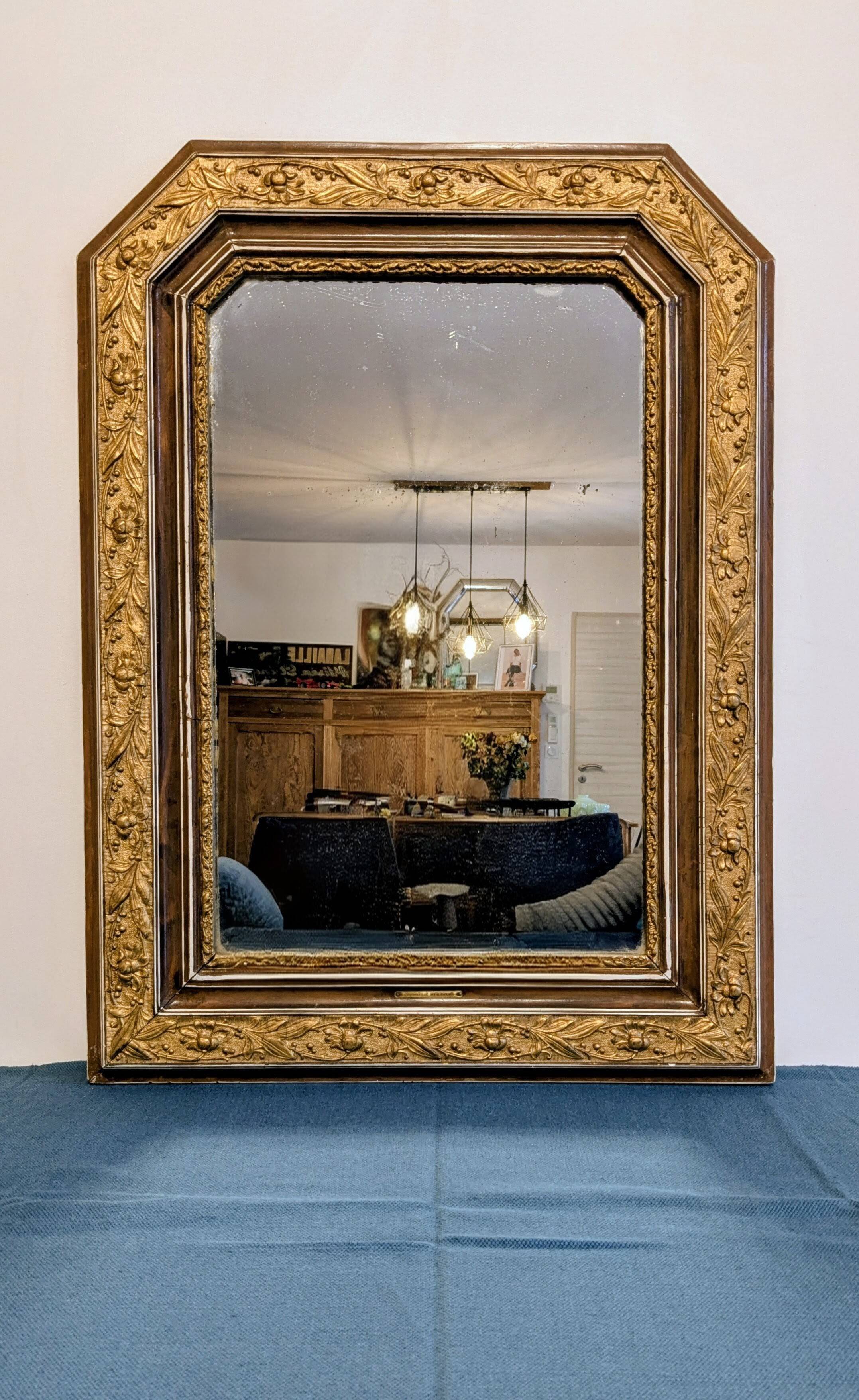 Antique gilt mirror with beveled corners, 70 x 51 cm – Chic decor