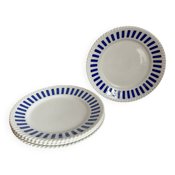 4 dinner plates