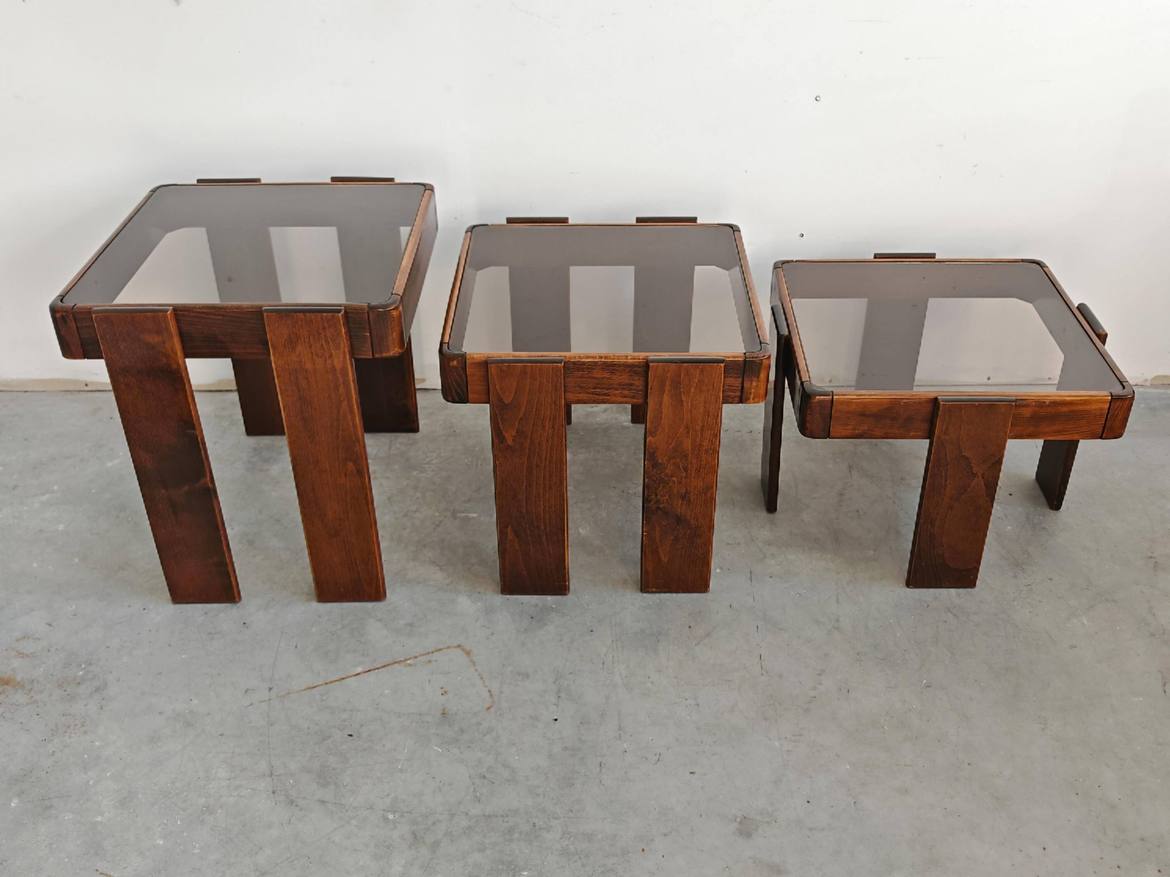 Tables gigognes mid-century par Gianfranco Frattini, Yougoslavie années 1960