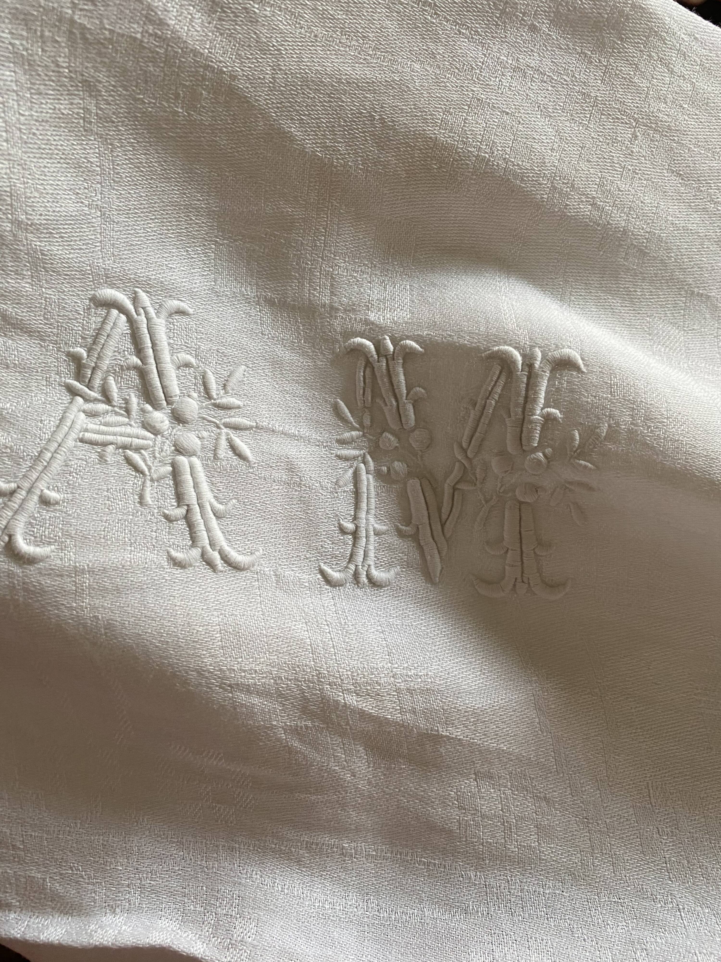 6 towels XIXth s linen and damask silk A M