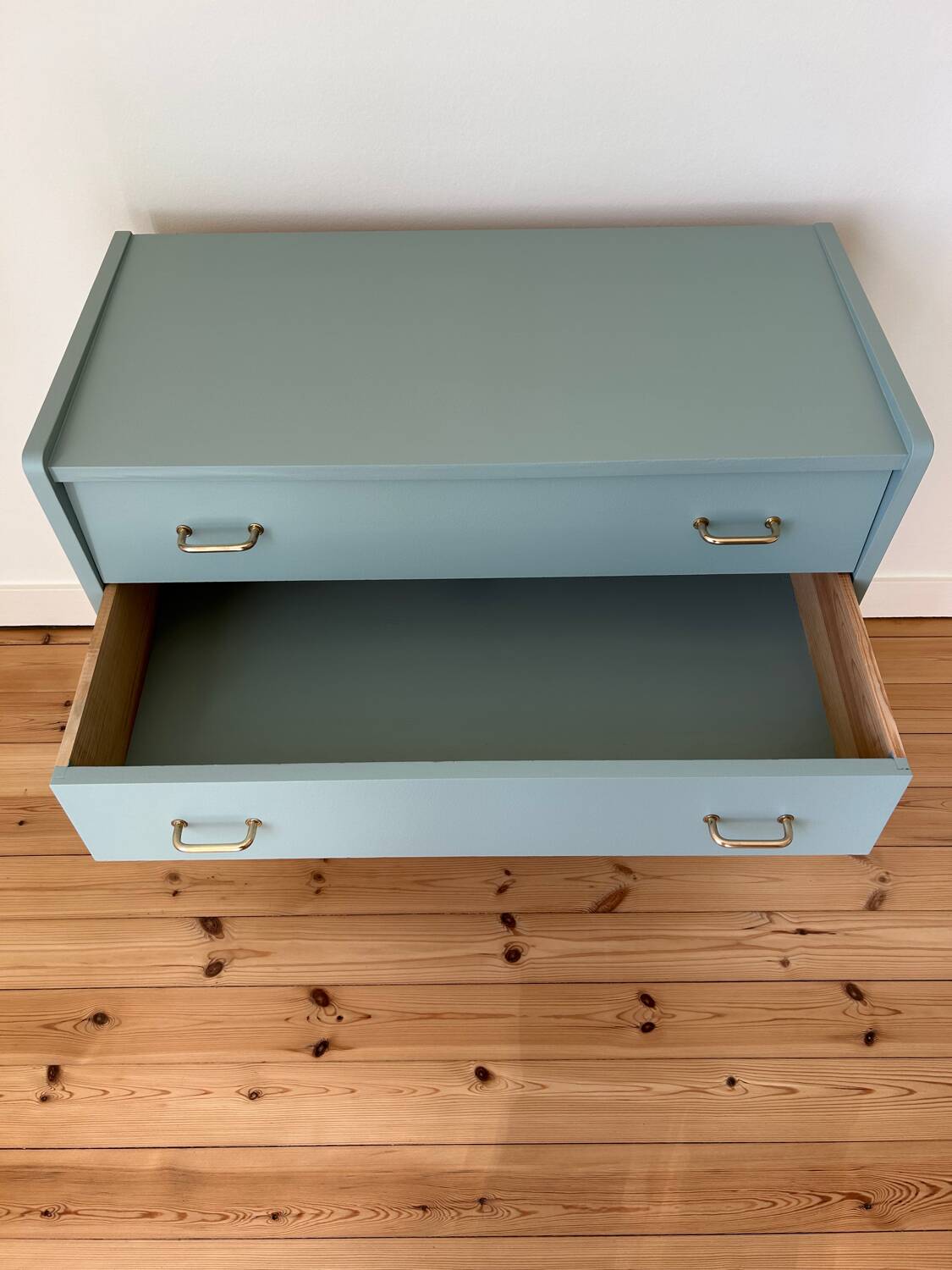 Commode vintage