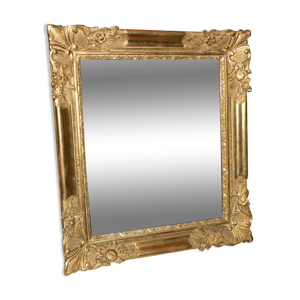 Miroir en bois sculpté,