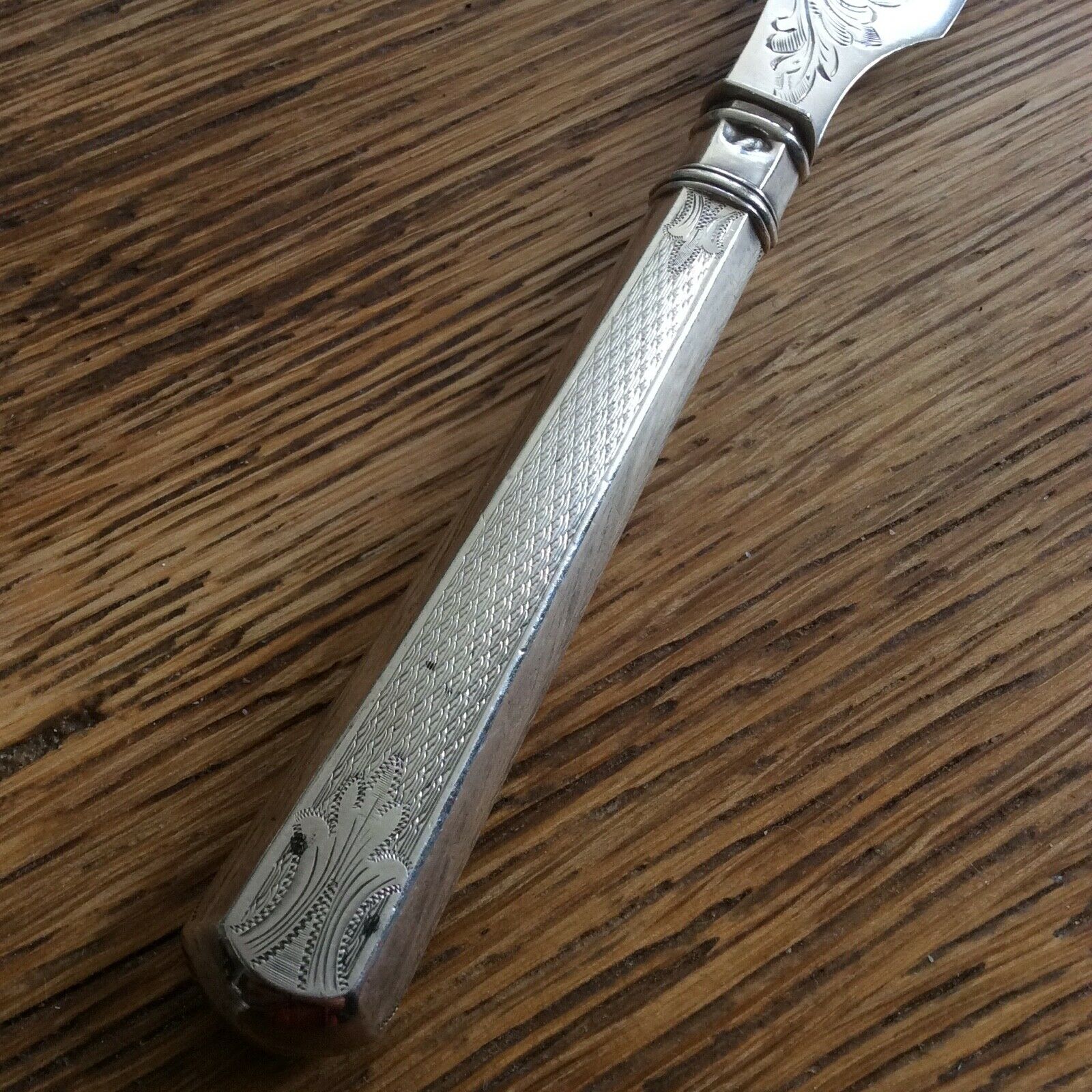 Butter knife blade and handle in silver ecusson virgin monogram
