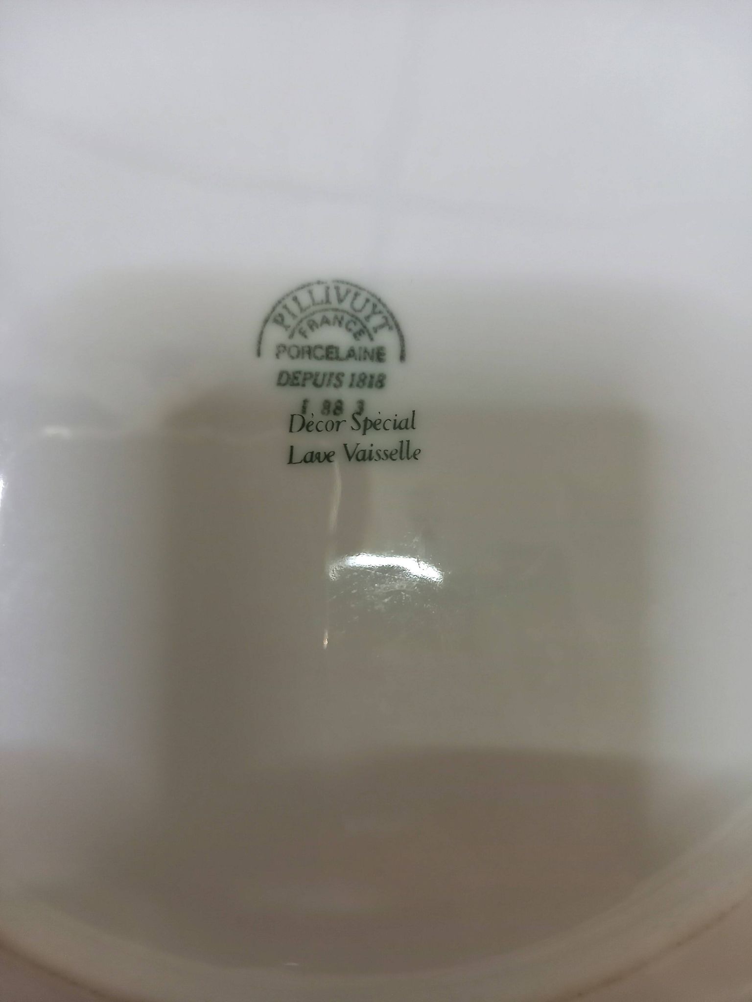 Pillivuyt porcelain plate, color palette, Pantone color chart, dated September 1988
