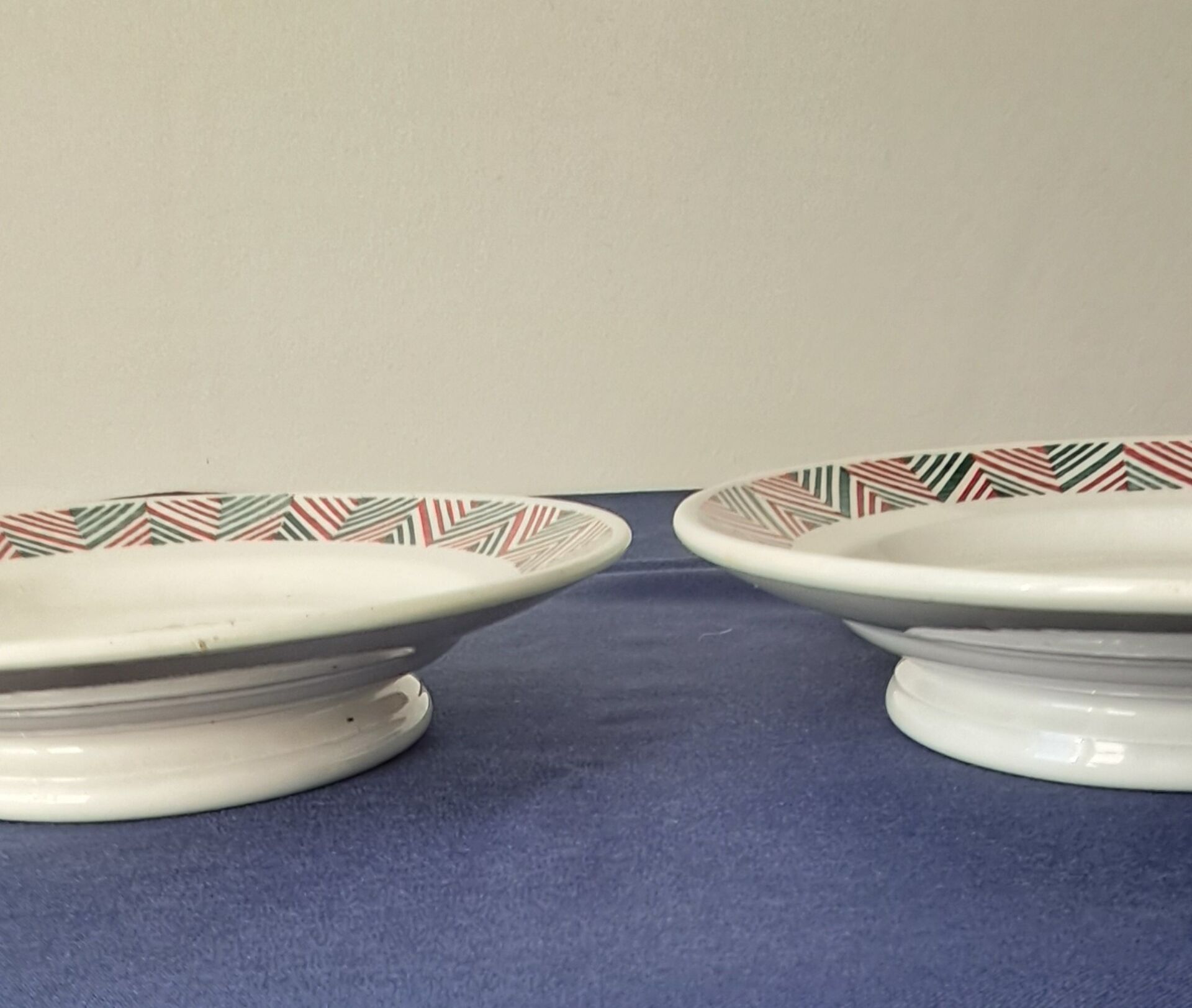 2 cake stands. Adèle model from Digoin Sarreguemines. Year.