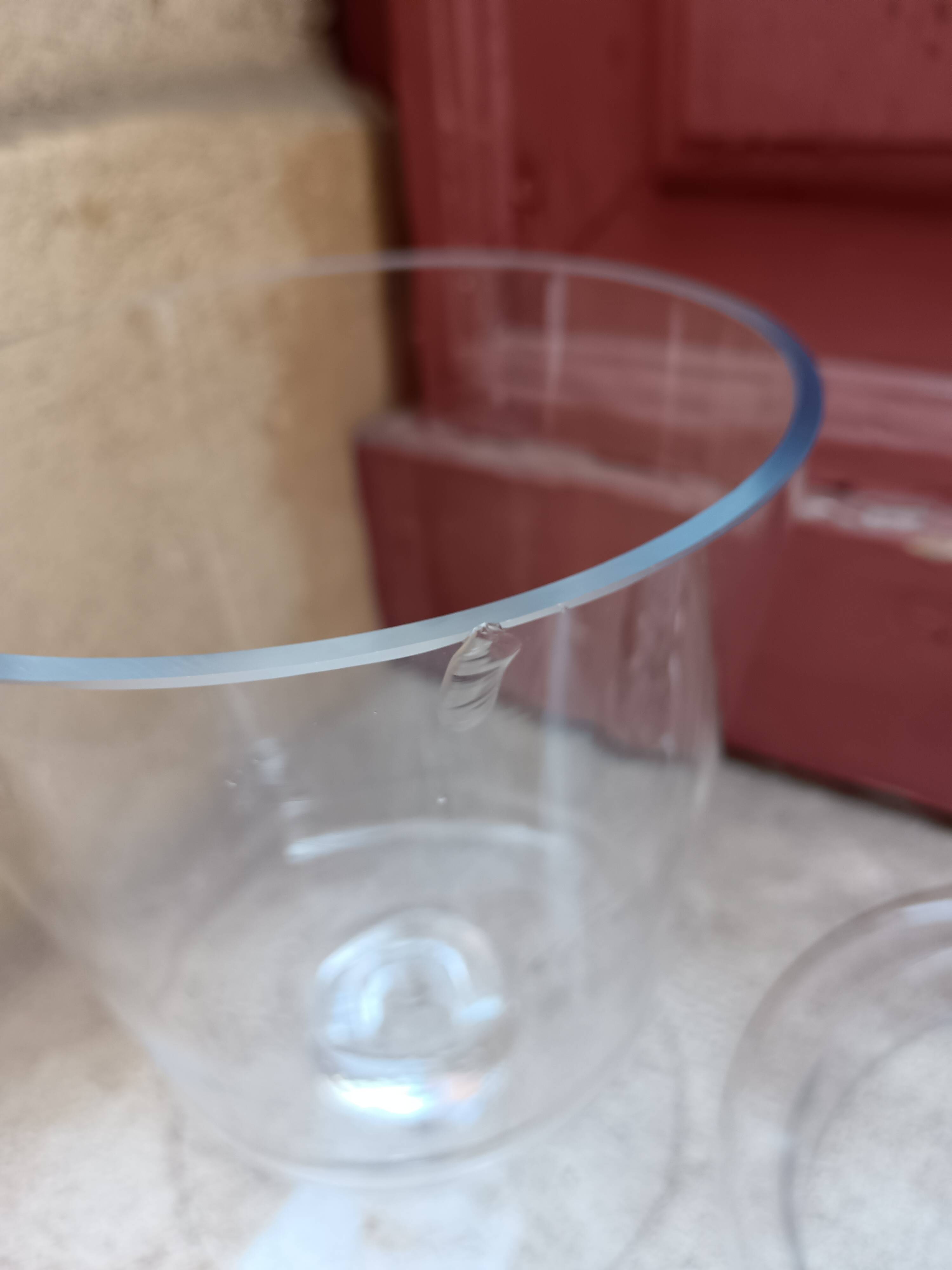 Transparent glass bonbonnière