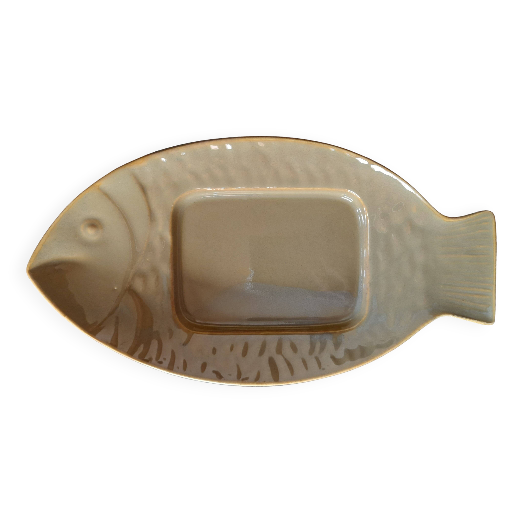 Celadon green fish dish