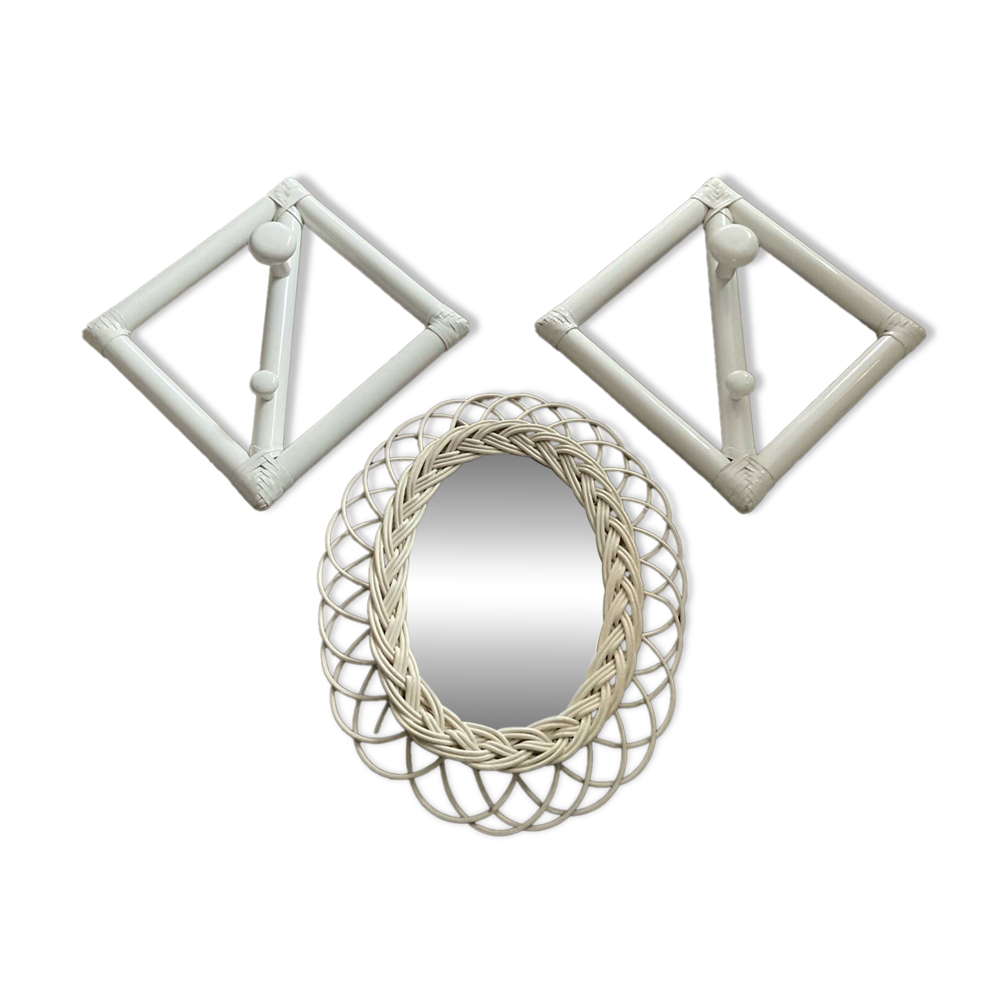 Rattan entrance set with mirror and 2 coat hooks.