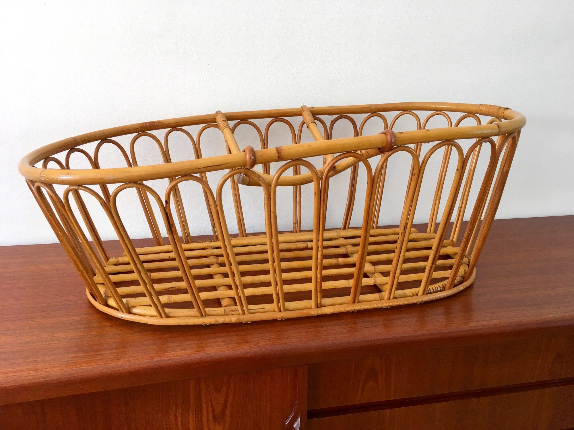 Vintage wicker bassinet  50