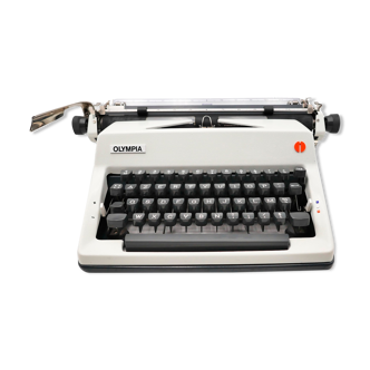 Typewriter Olympia SM9 white revised ribbon new 1978