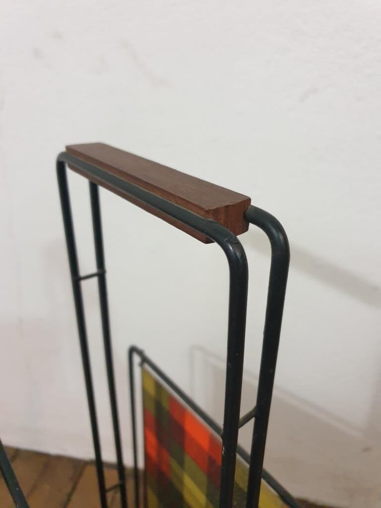 Scandinavian magazine holder