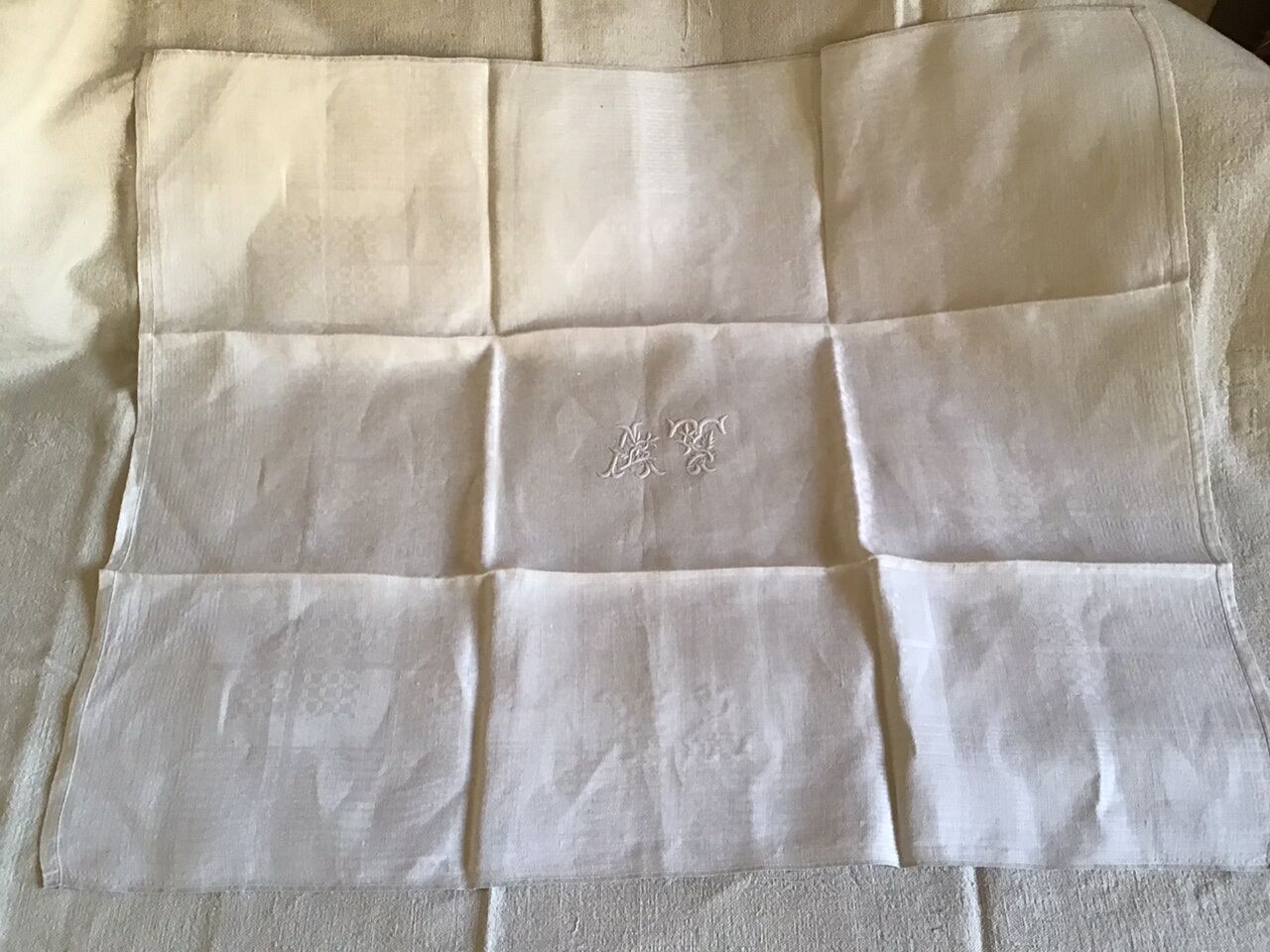 Tablecloth and its 6 linen towels