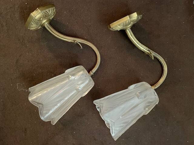 Pair of Art Deco wall sconces in frosted molded glass