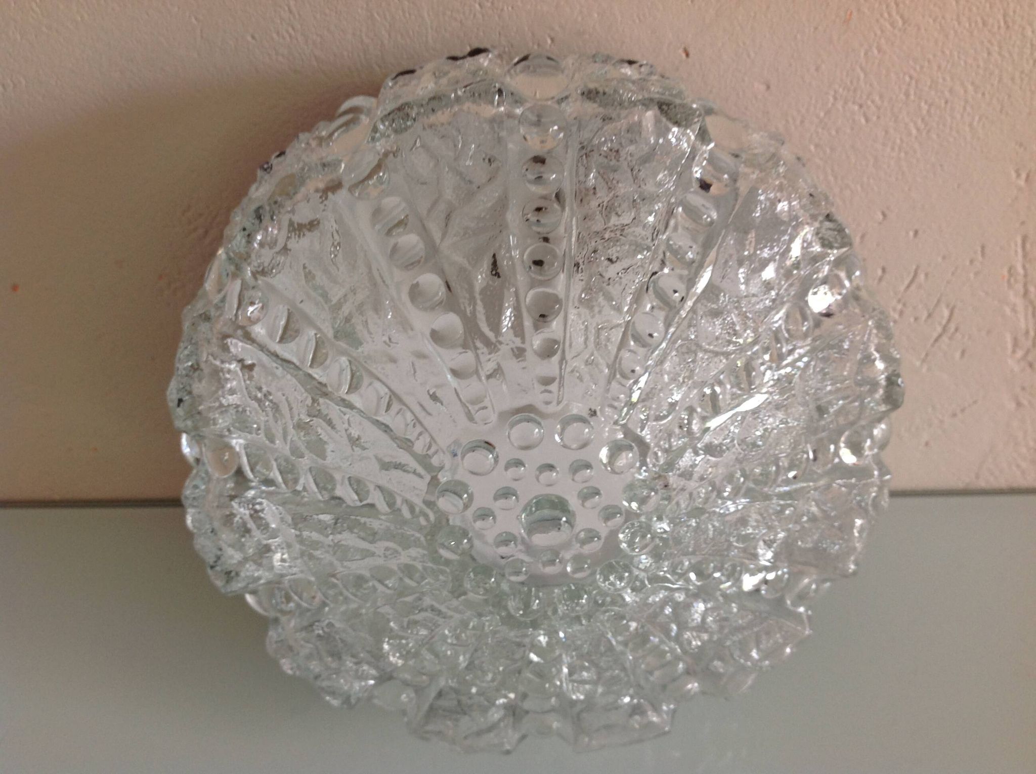Plafonnier rond en verre bullé  / vintage années 60-70