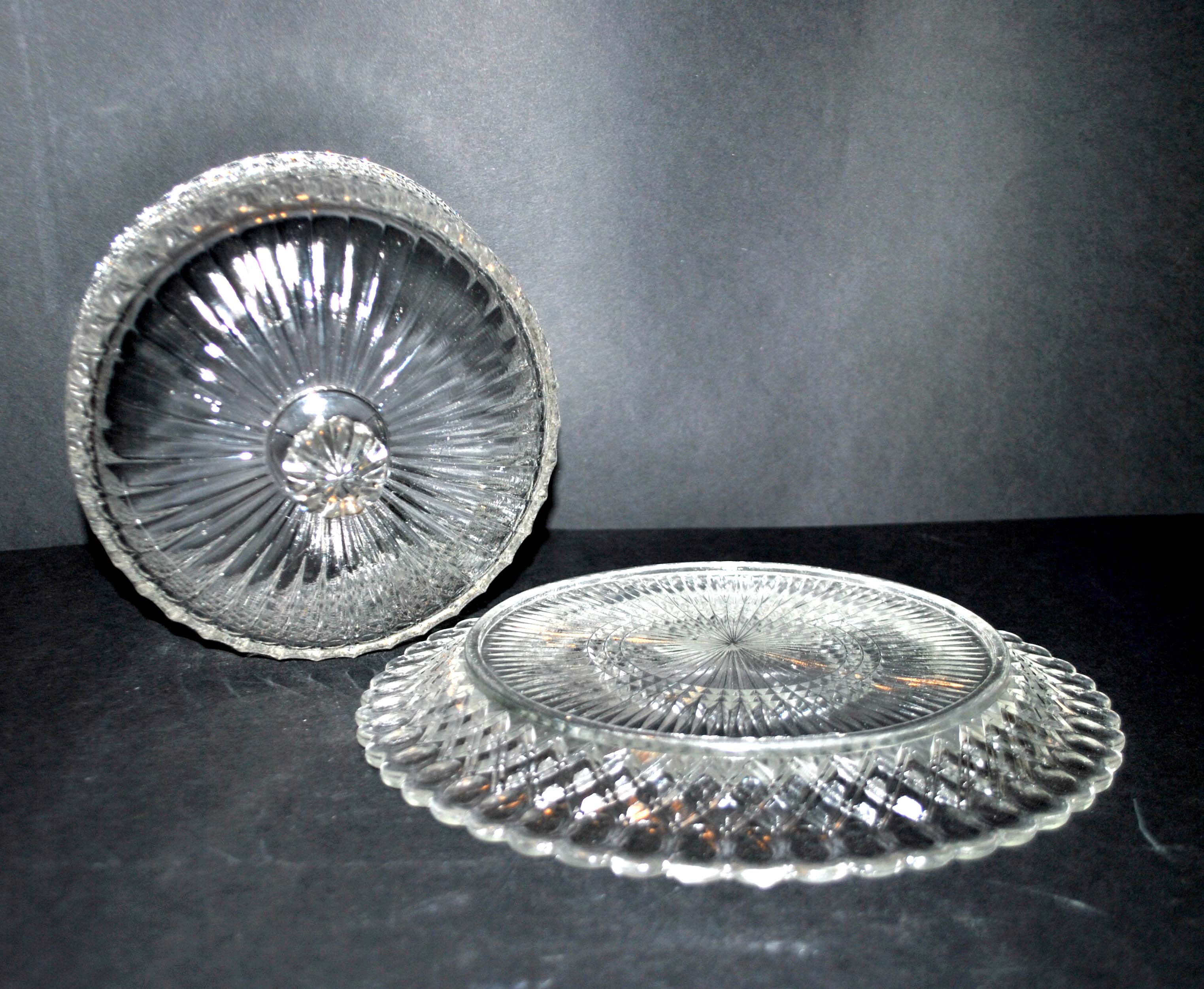 Vintage cheese bell in pressed glass molded DIAMOND 16cm