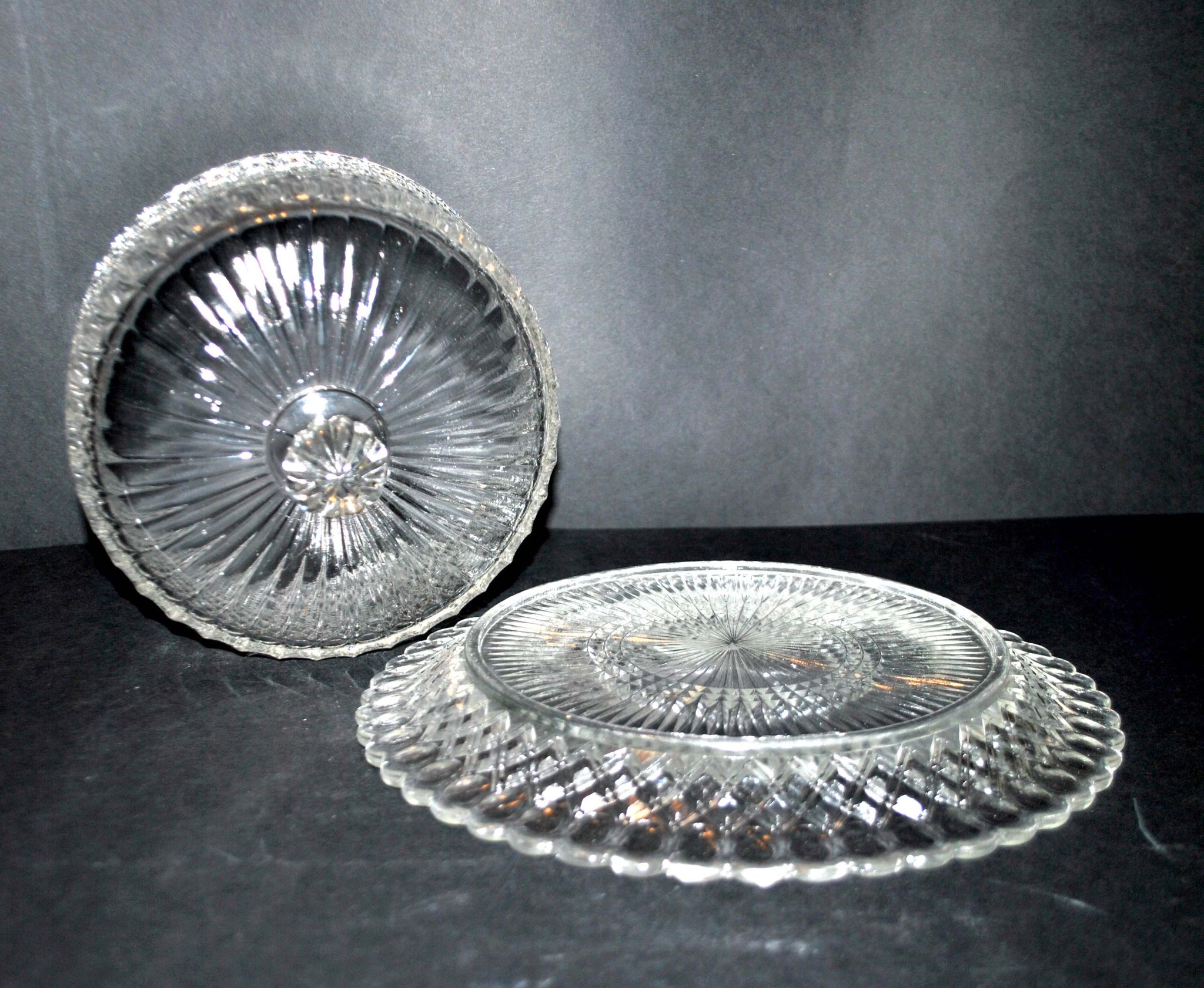 Vintage cheese bell in pressed glass molded DIAMOND 16cm