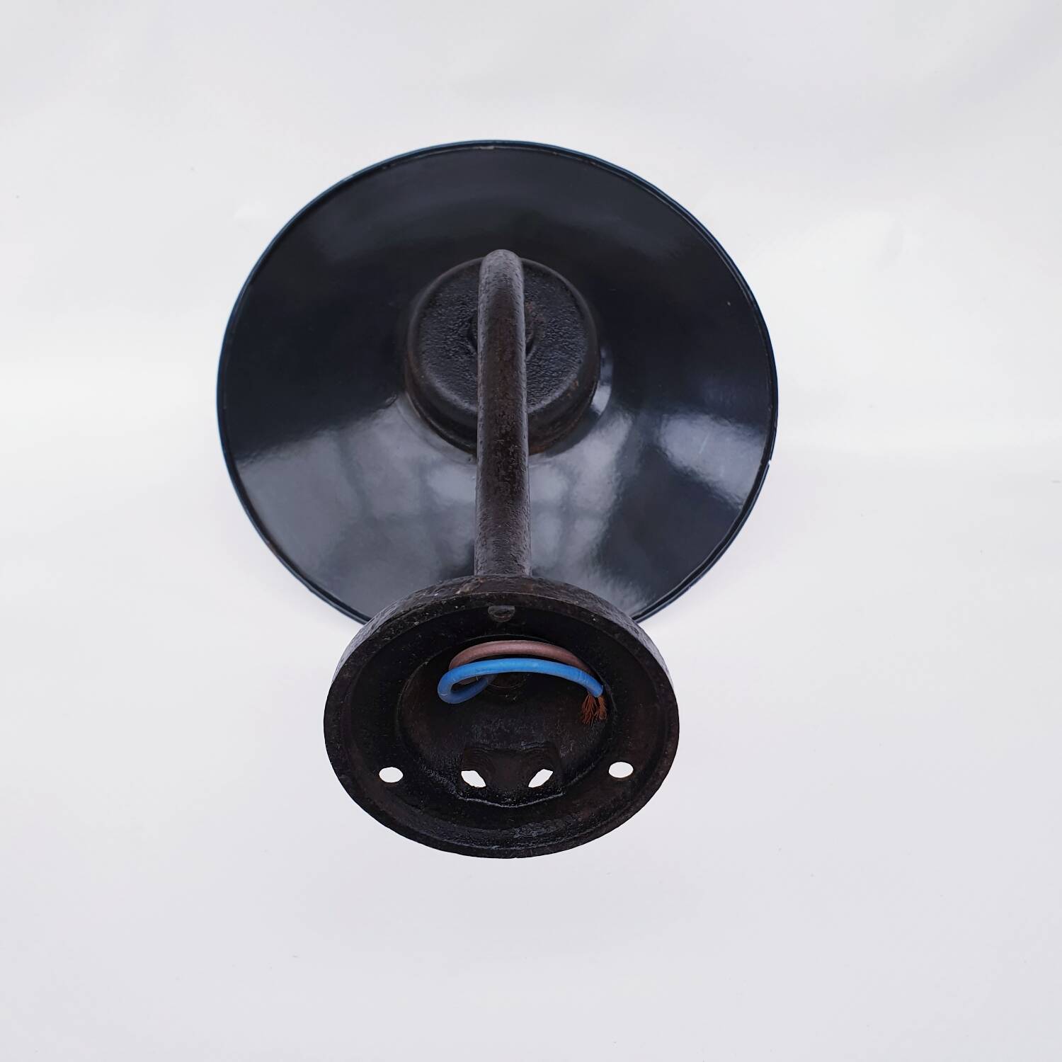 Antique enamelled courtyard lamp