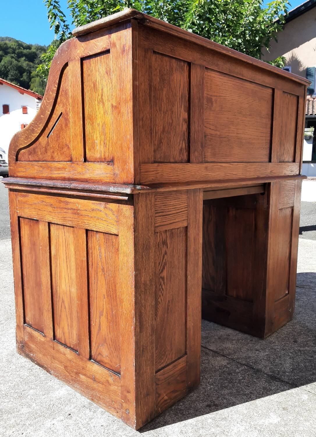 American "Roll Top" desk in oak.
