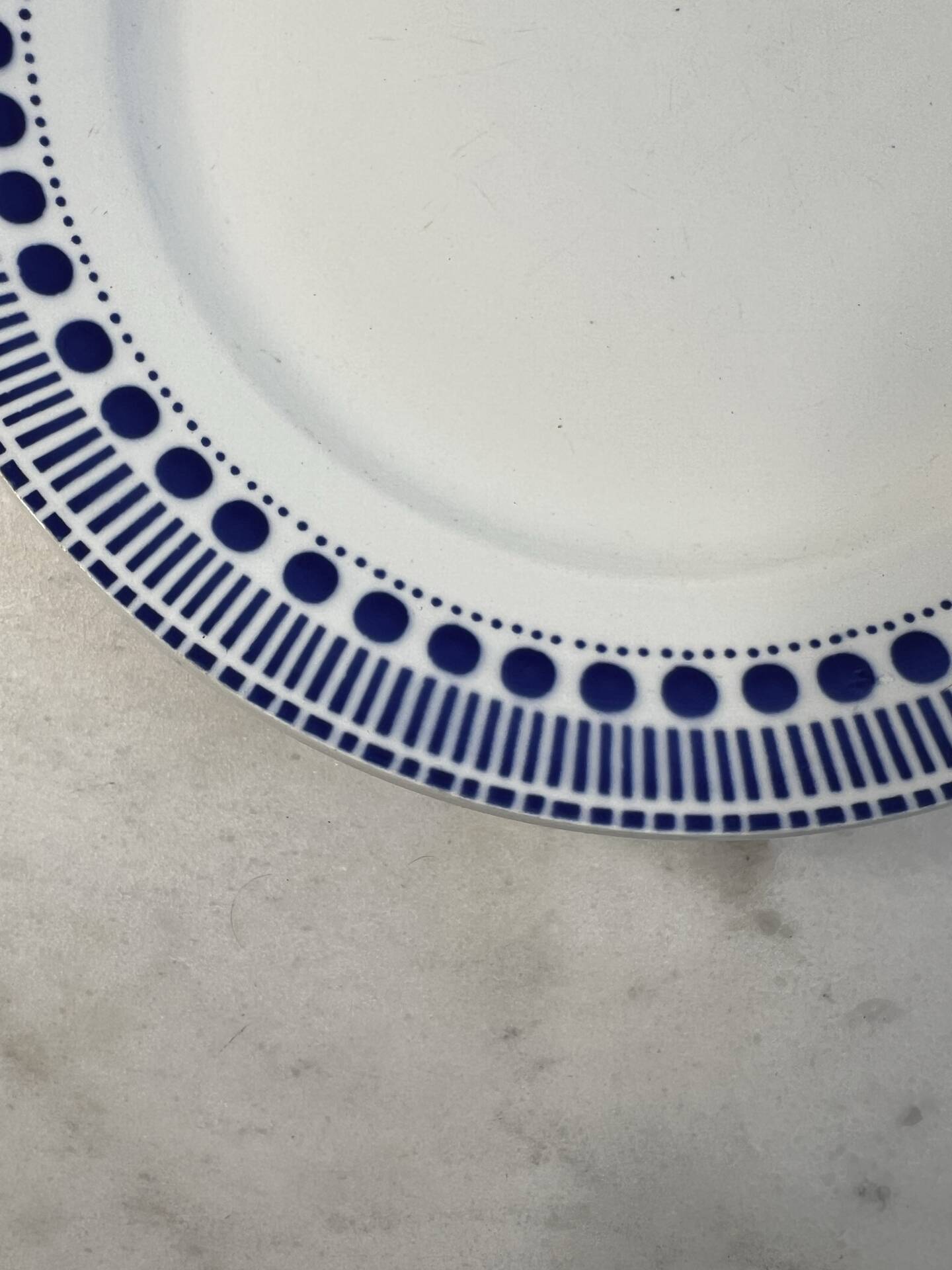 Presentation plate Sarreguemines collection Béatrice 26.5cm