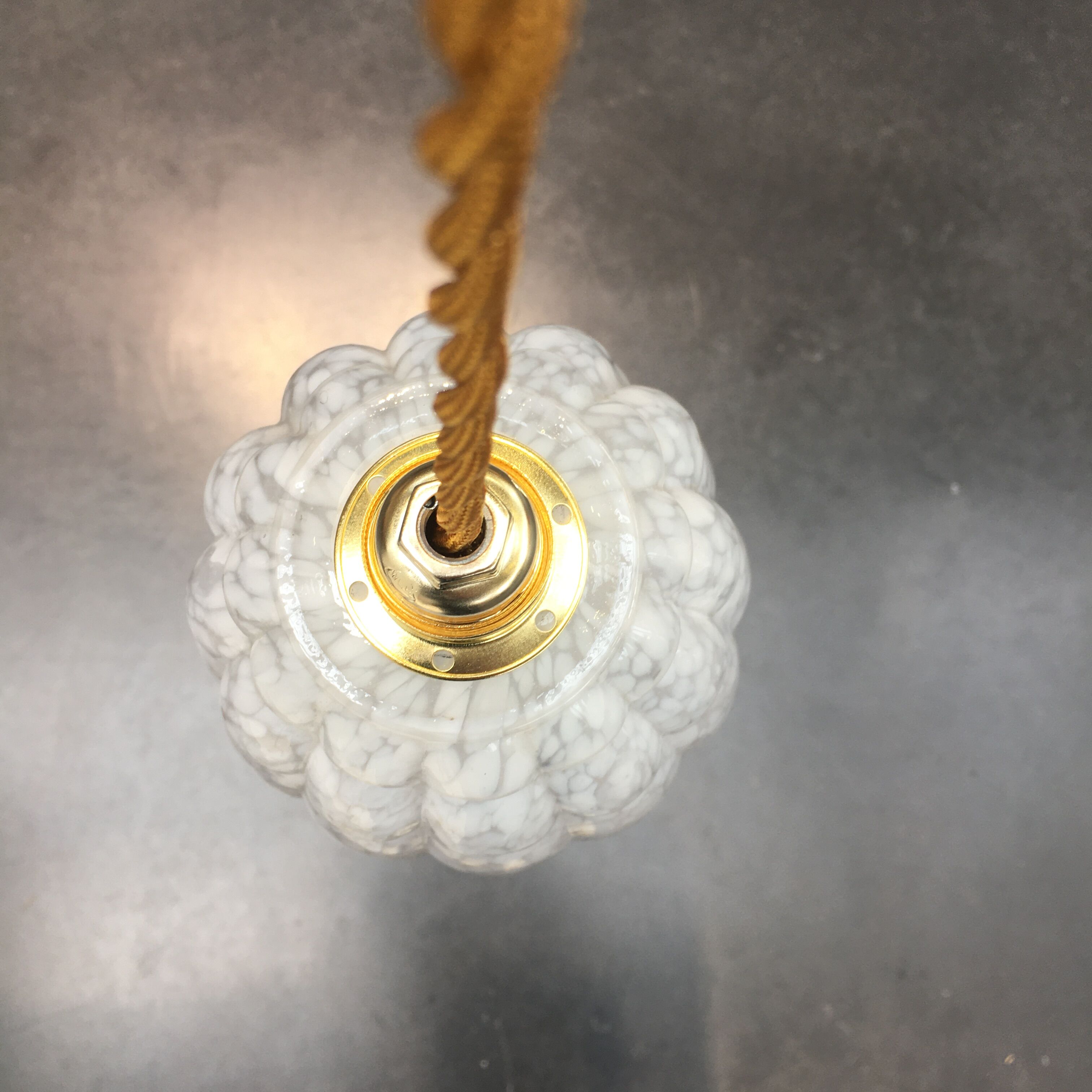Suspension baladeuse Art déco en verre de Clichy