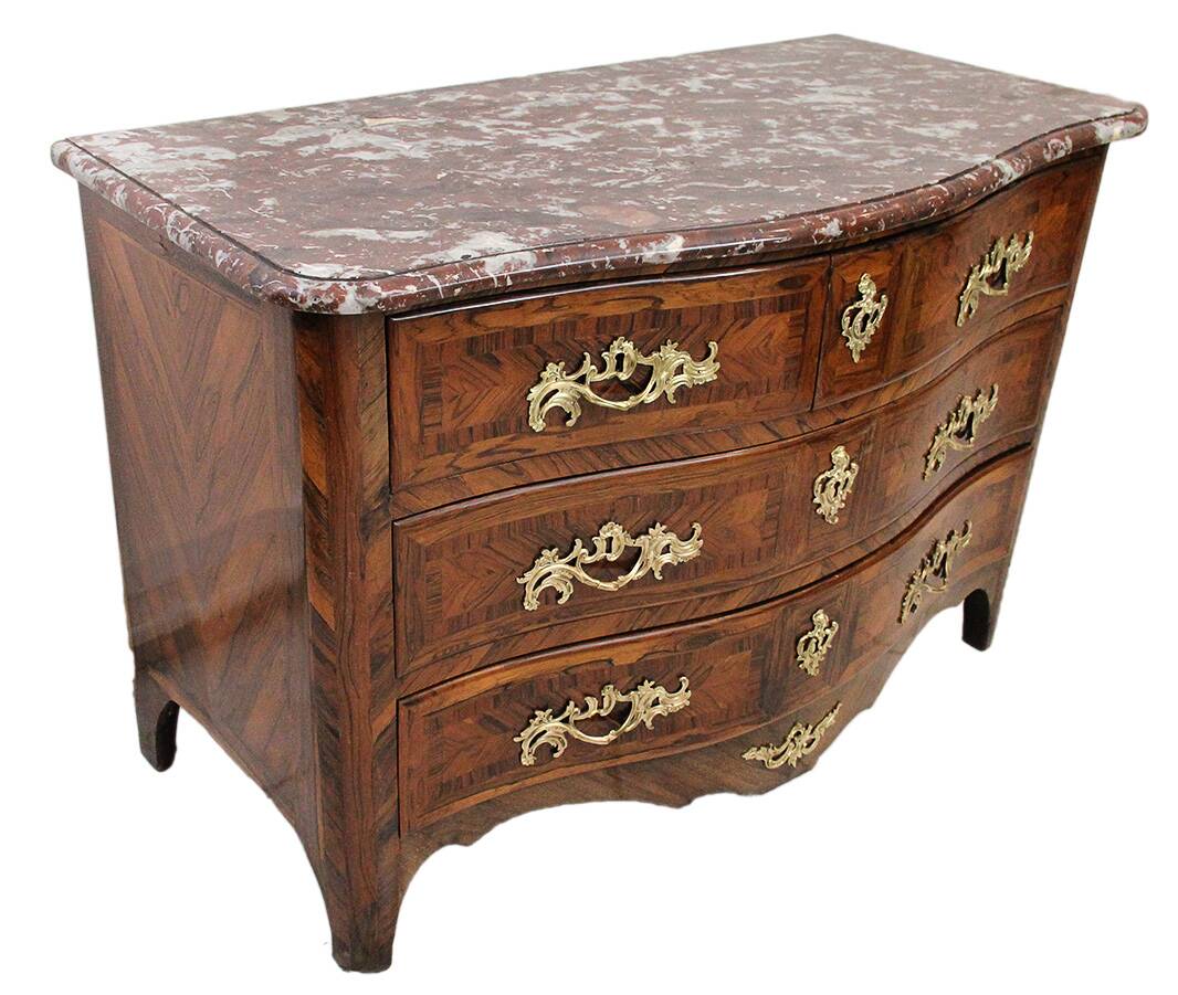 18th century Louis XV rosewood chest of drawers