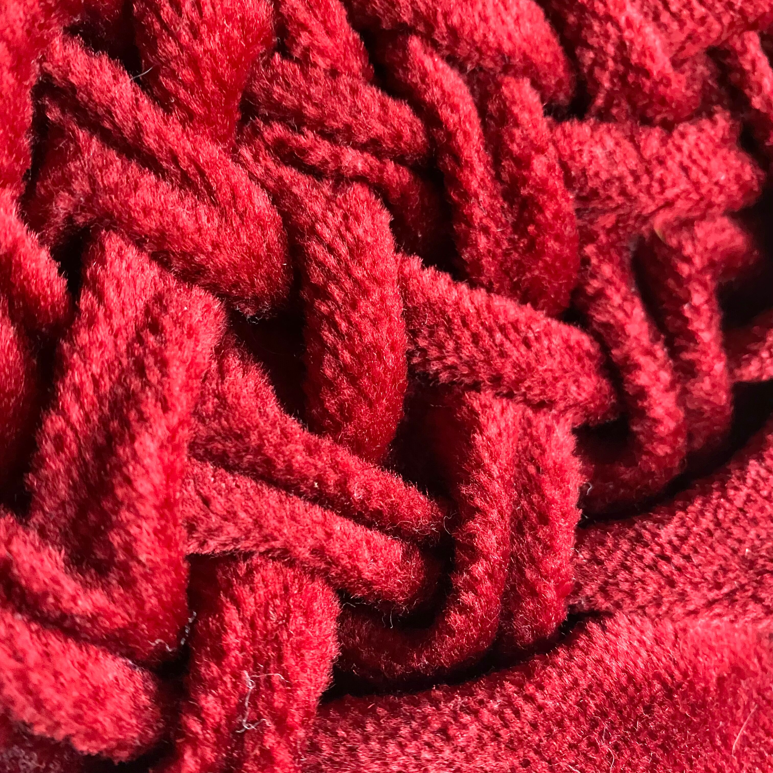 Round cushion in vintage pleated velvet