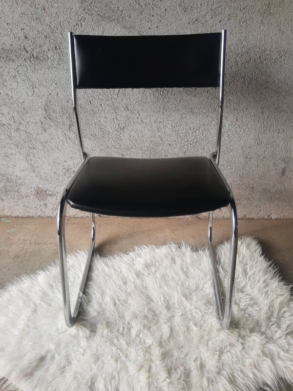 Chaise traineau skaï noir années 70 vintage