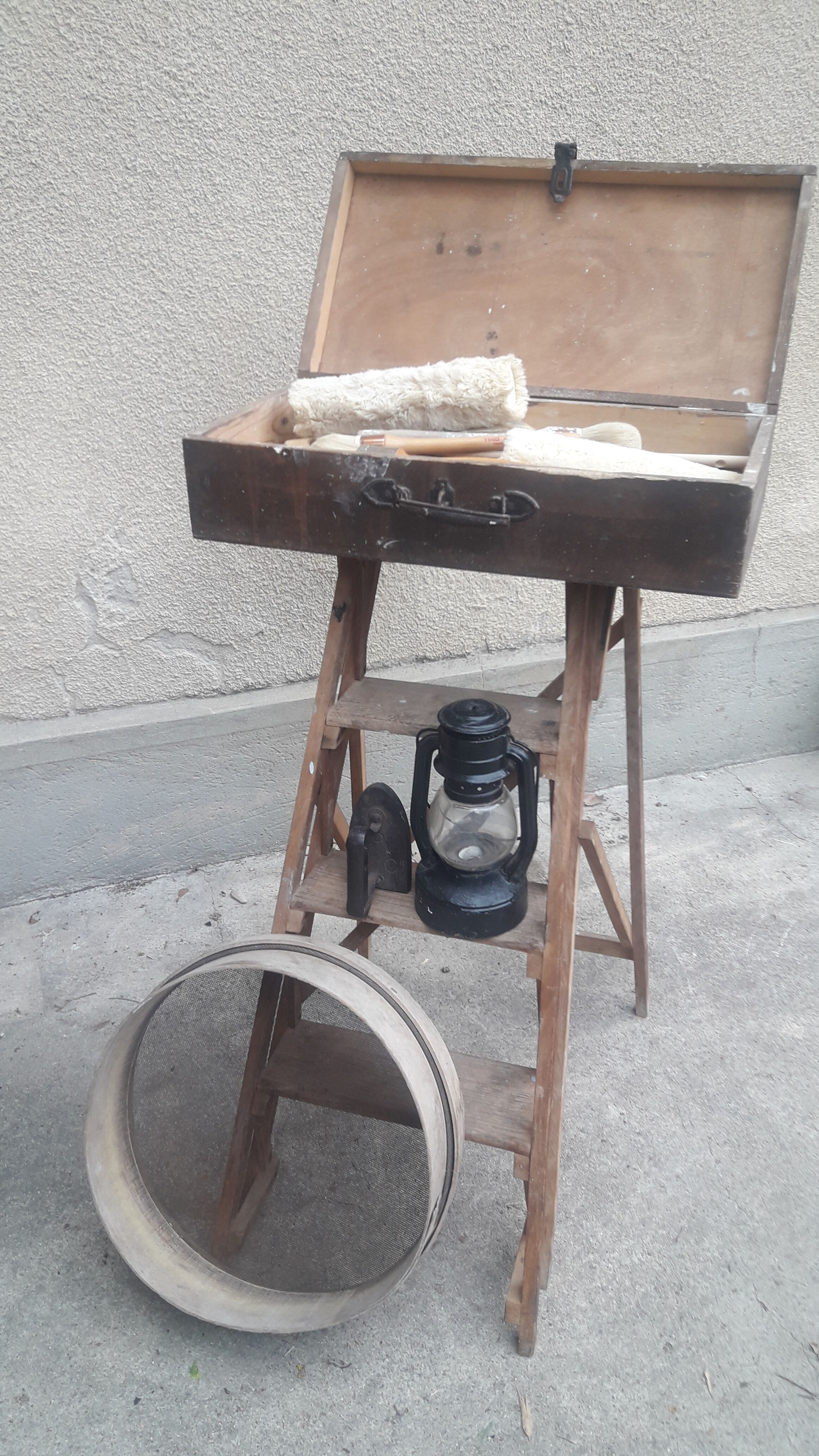 Painter's stepladder
