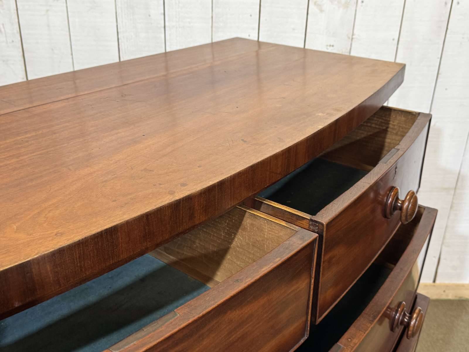 Commode Victorienne anglaise en acajou XIXème