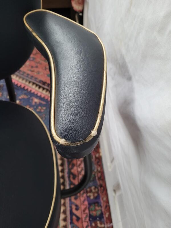 Fauteuil de coiffeur métal et skaï années 60