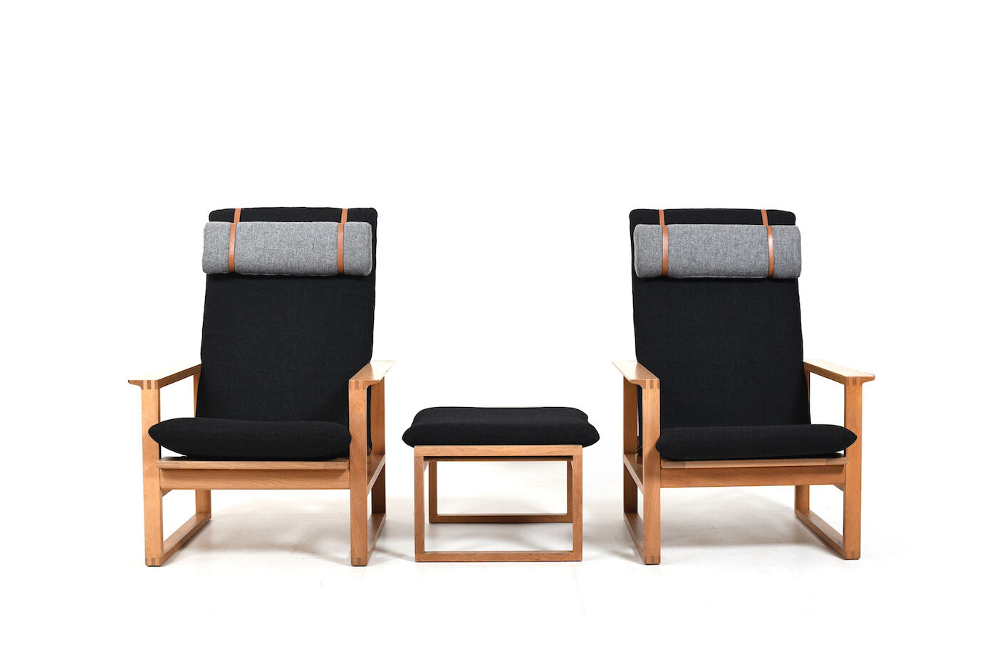 Børge Mogensen Sled Chairs BM-2254 and Stool 1960s