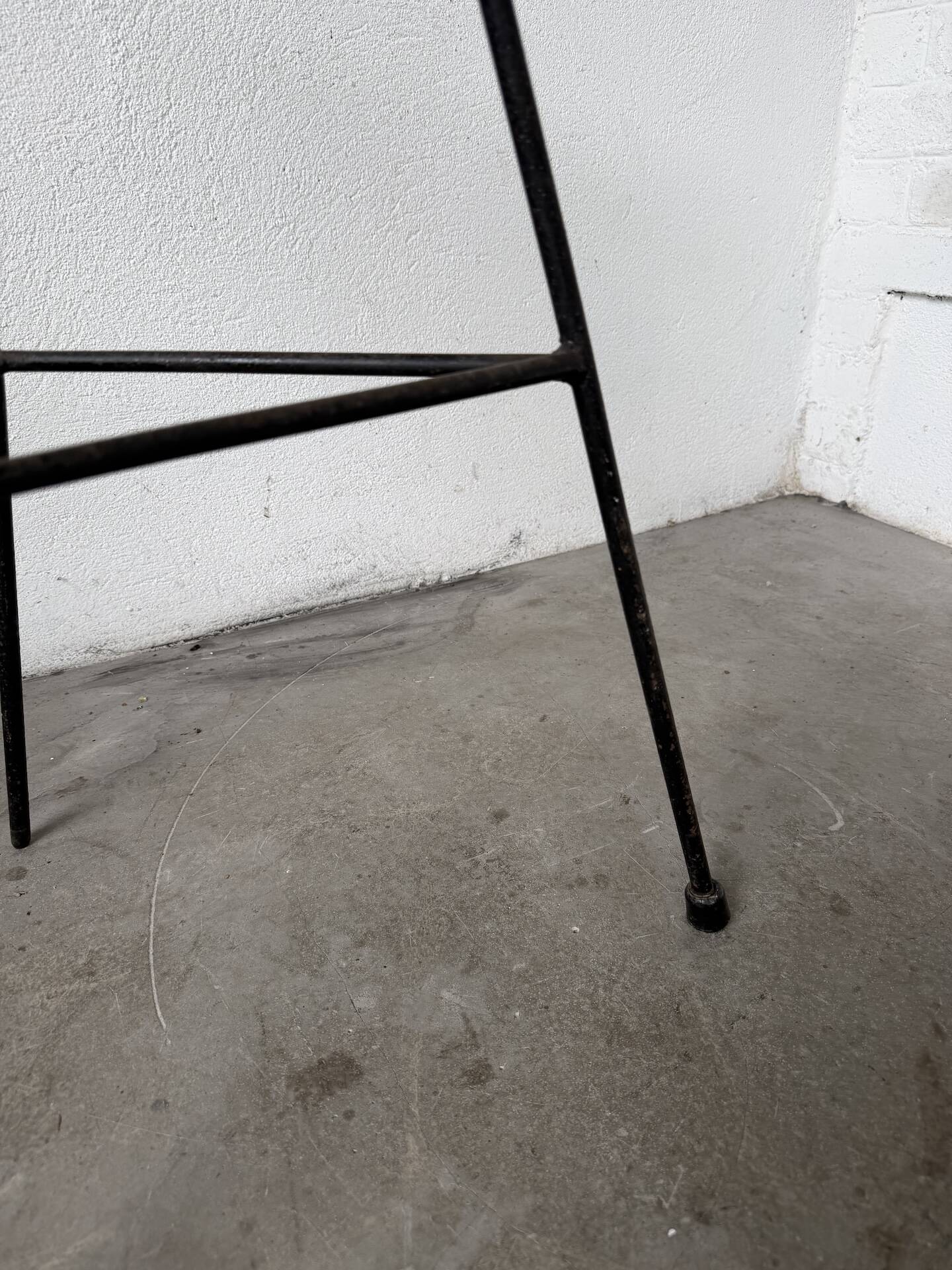 Wicker and metal stool Dennis Lennon 1950