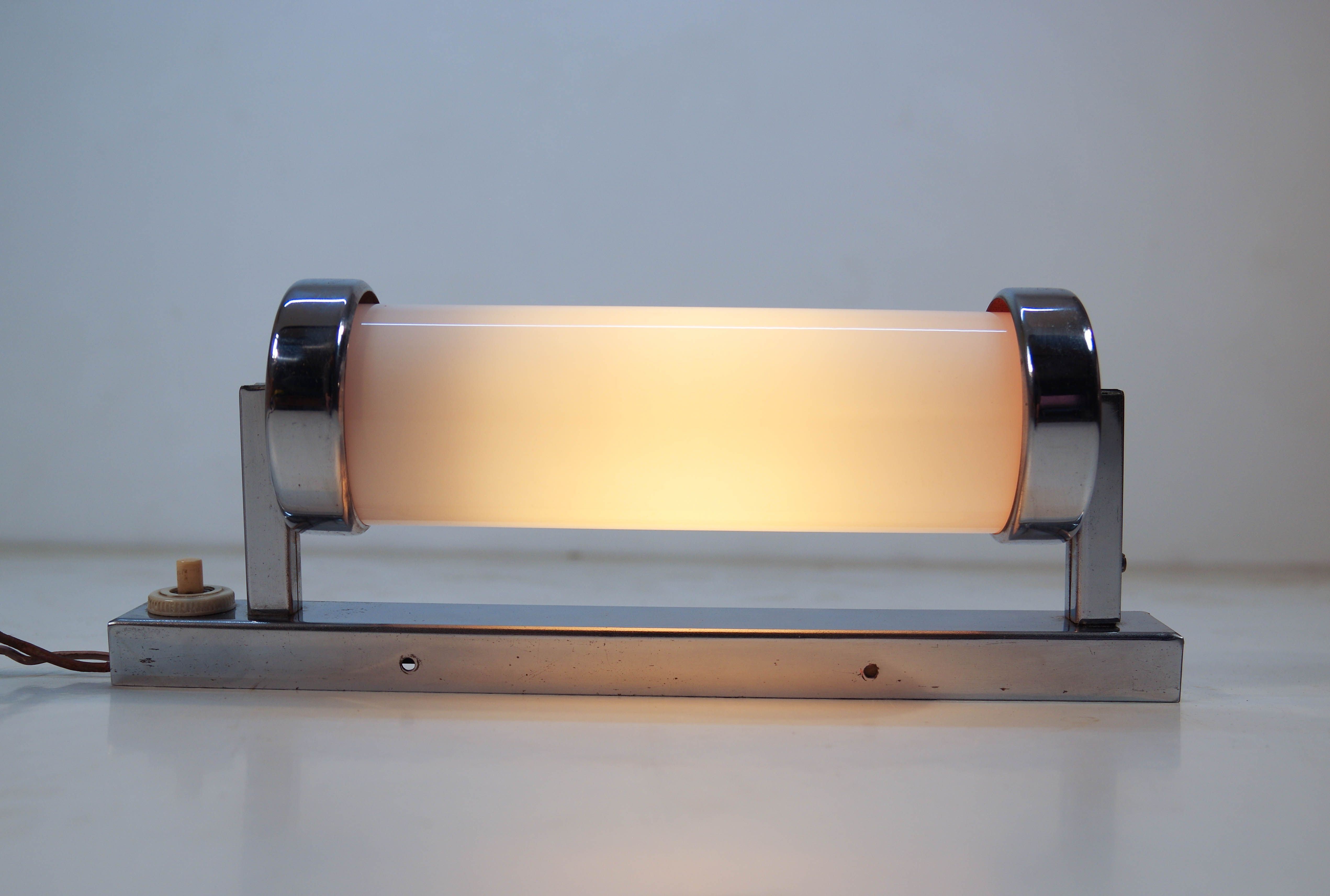 Functionalist chrome wall lamp, 1930s