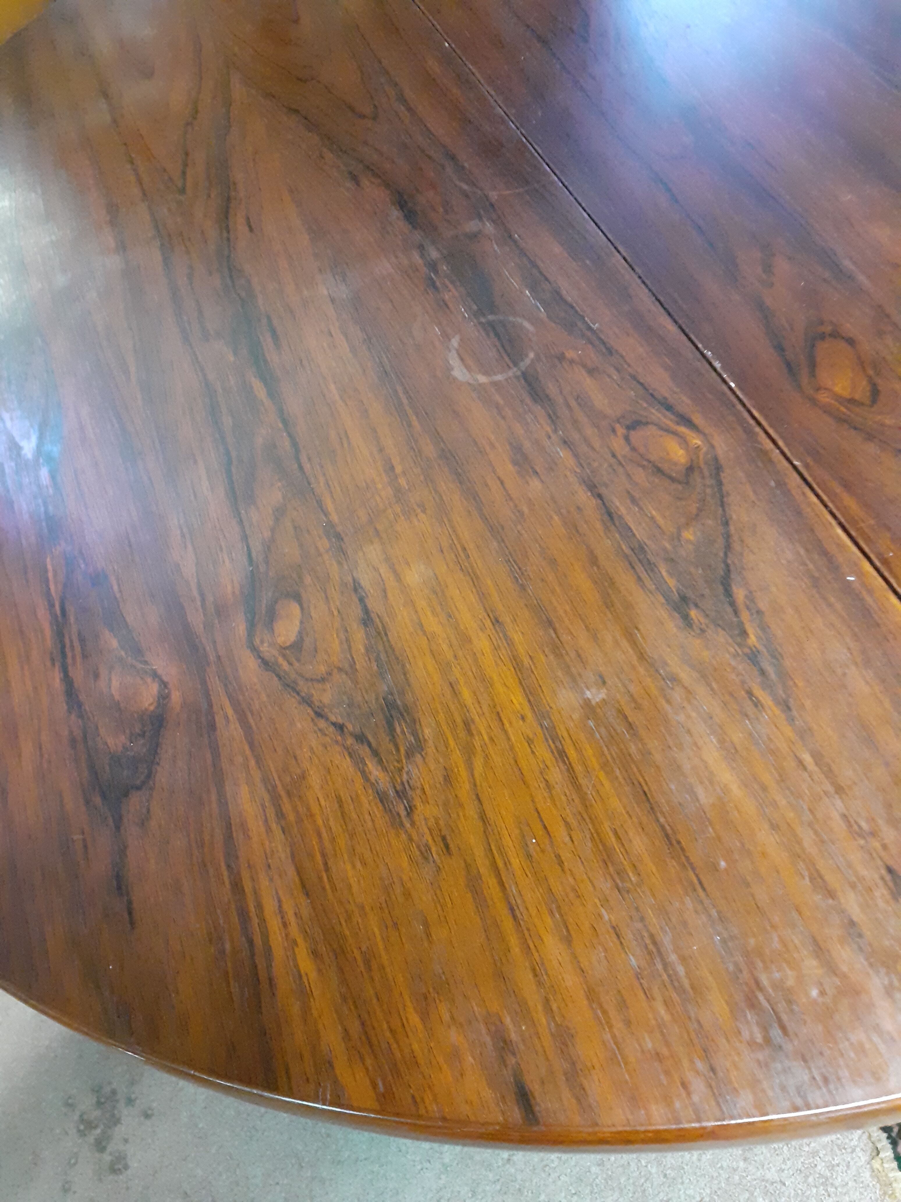 Vintage roundtable